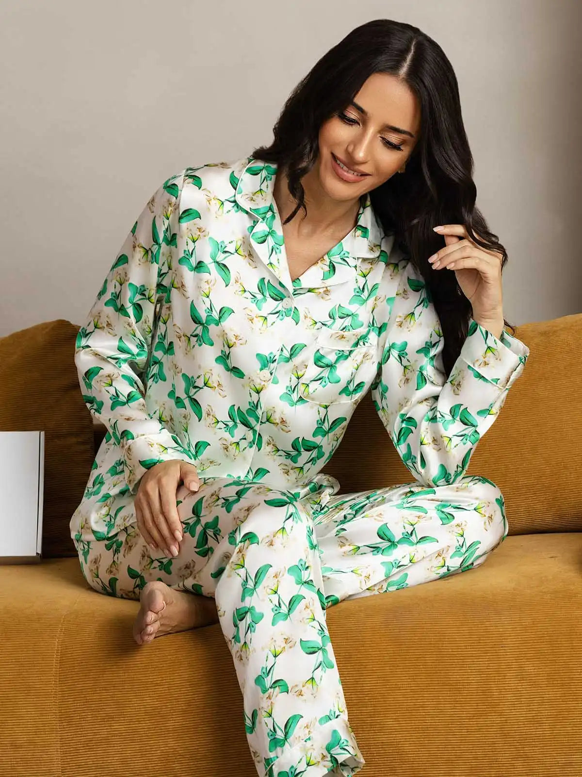 Clearance - Women's Pure Silk Green Floral Print Long Sleeve Notch Collar Pajamas Set