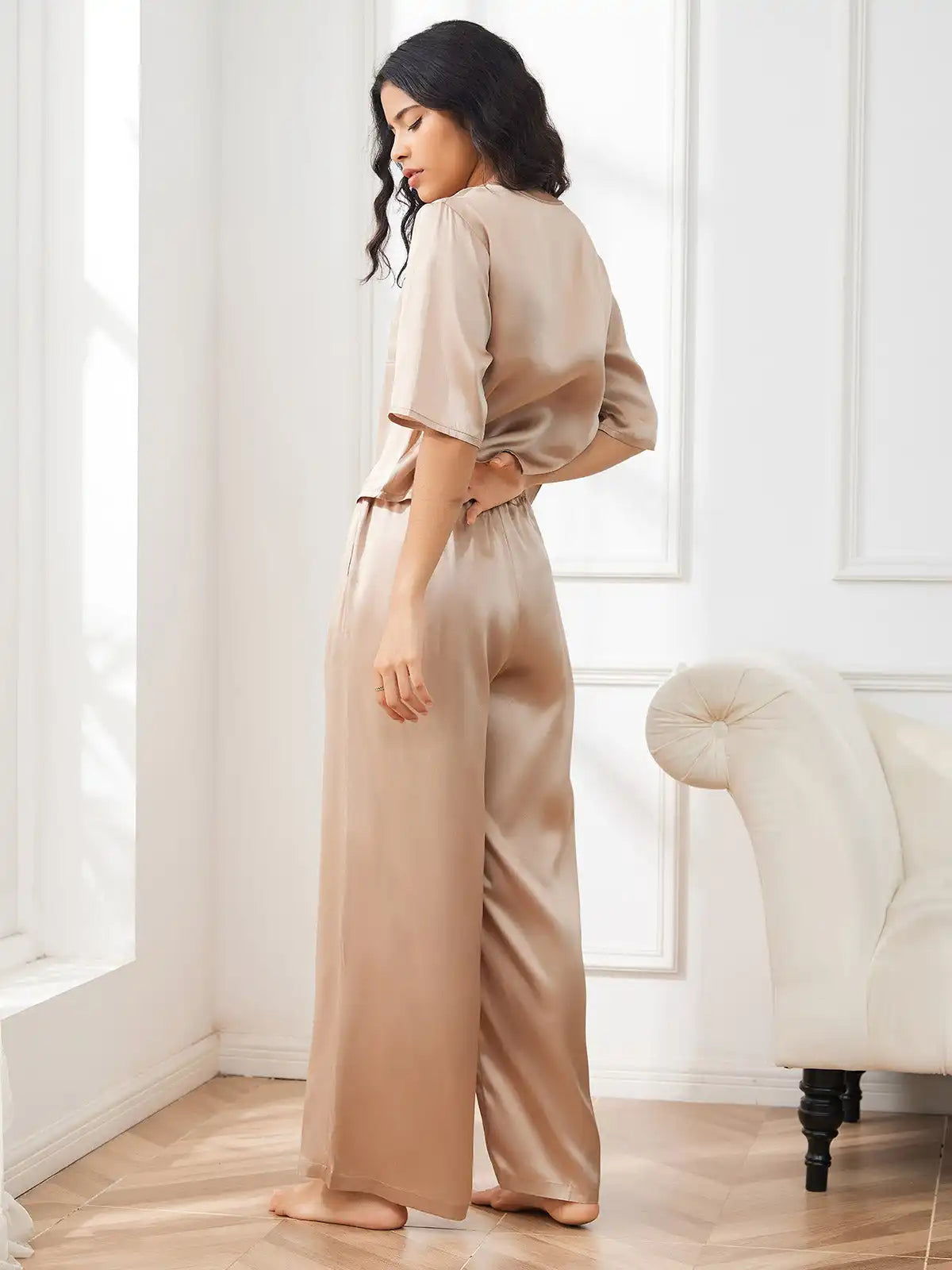 Women's 100% Mulberry Silk Half Sleeve Round Neck Pajamas Set