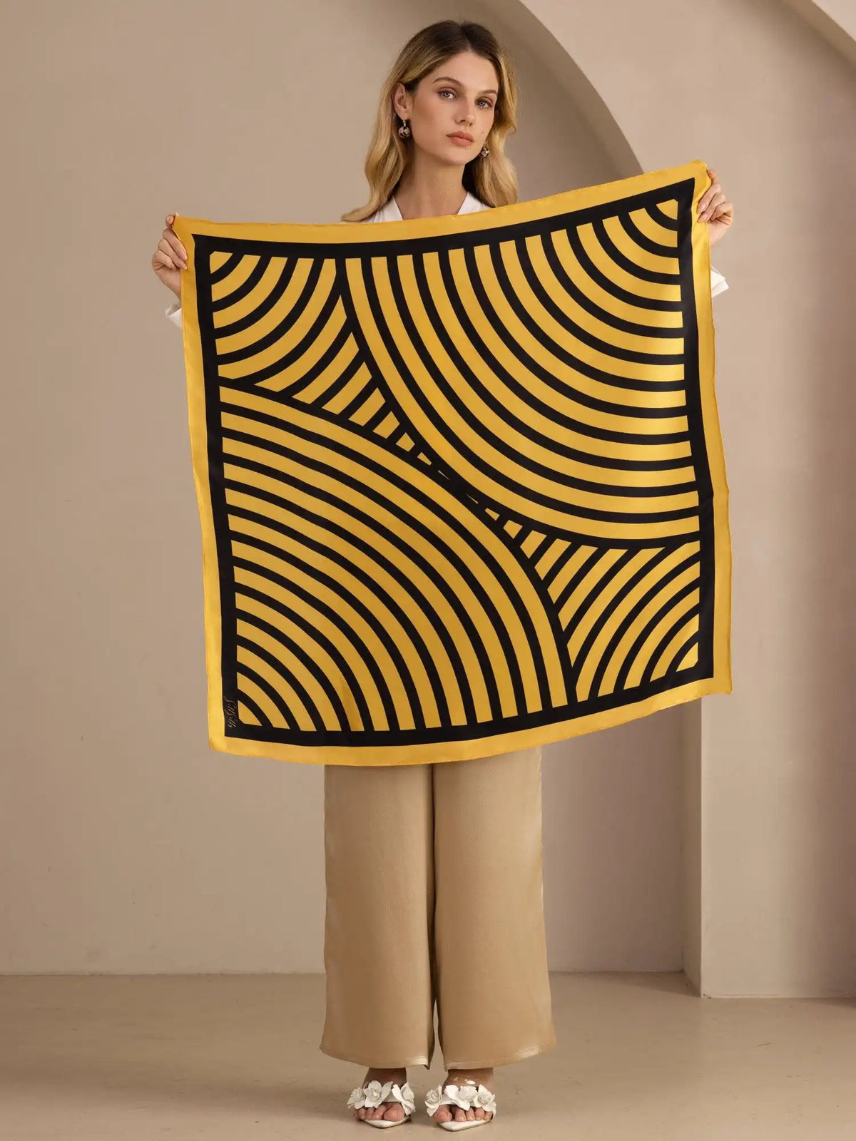 100% Mulberry Silk Semicircular Geometry Printed Scarf - Size 90x90cm