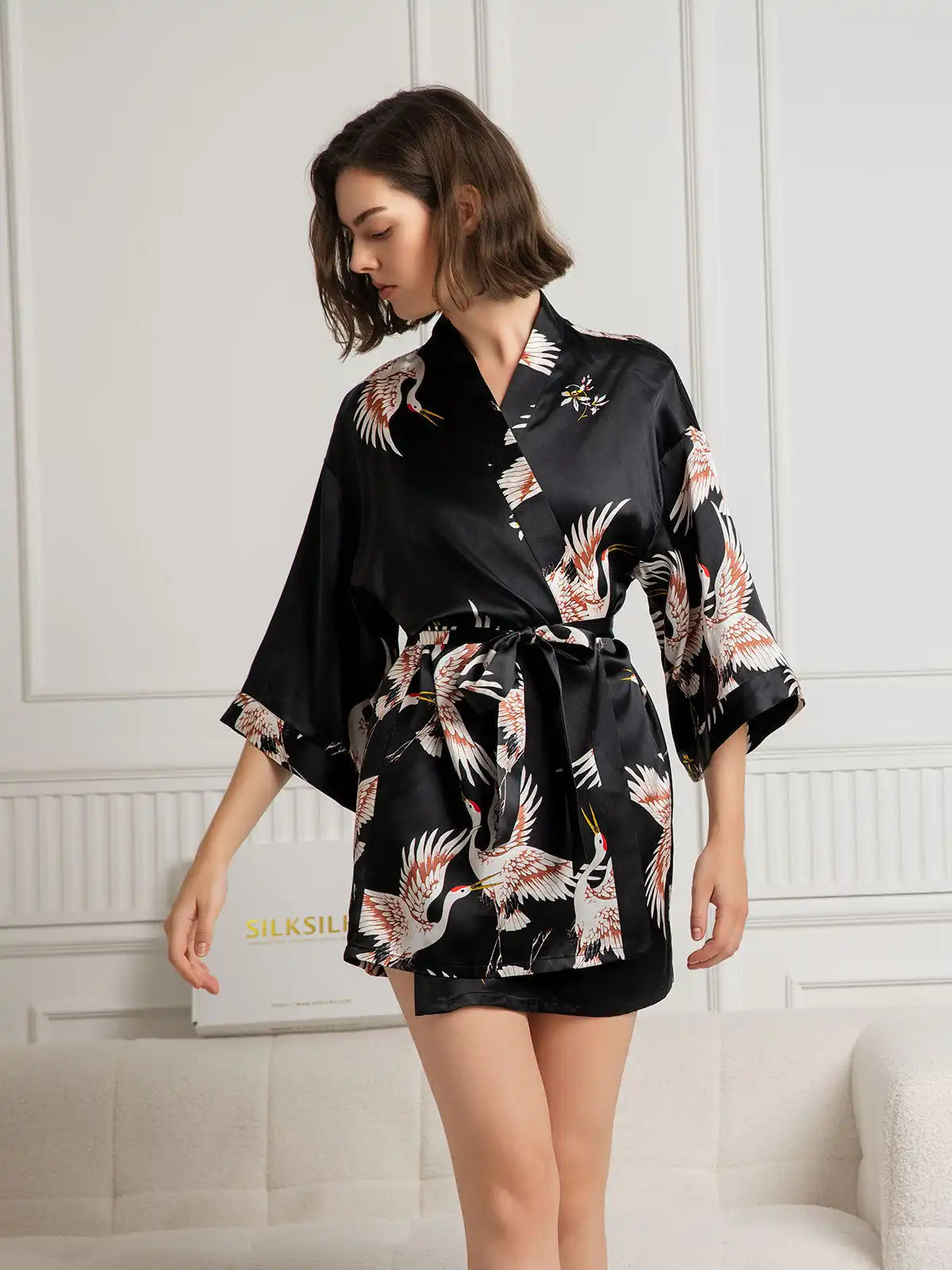19Momme 100% Mulberry Silk Crane Print 3/4 Sleeve Short Women's Kimono Robe