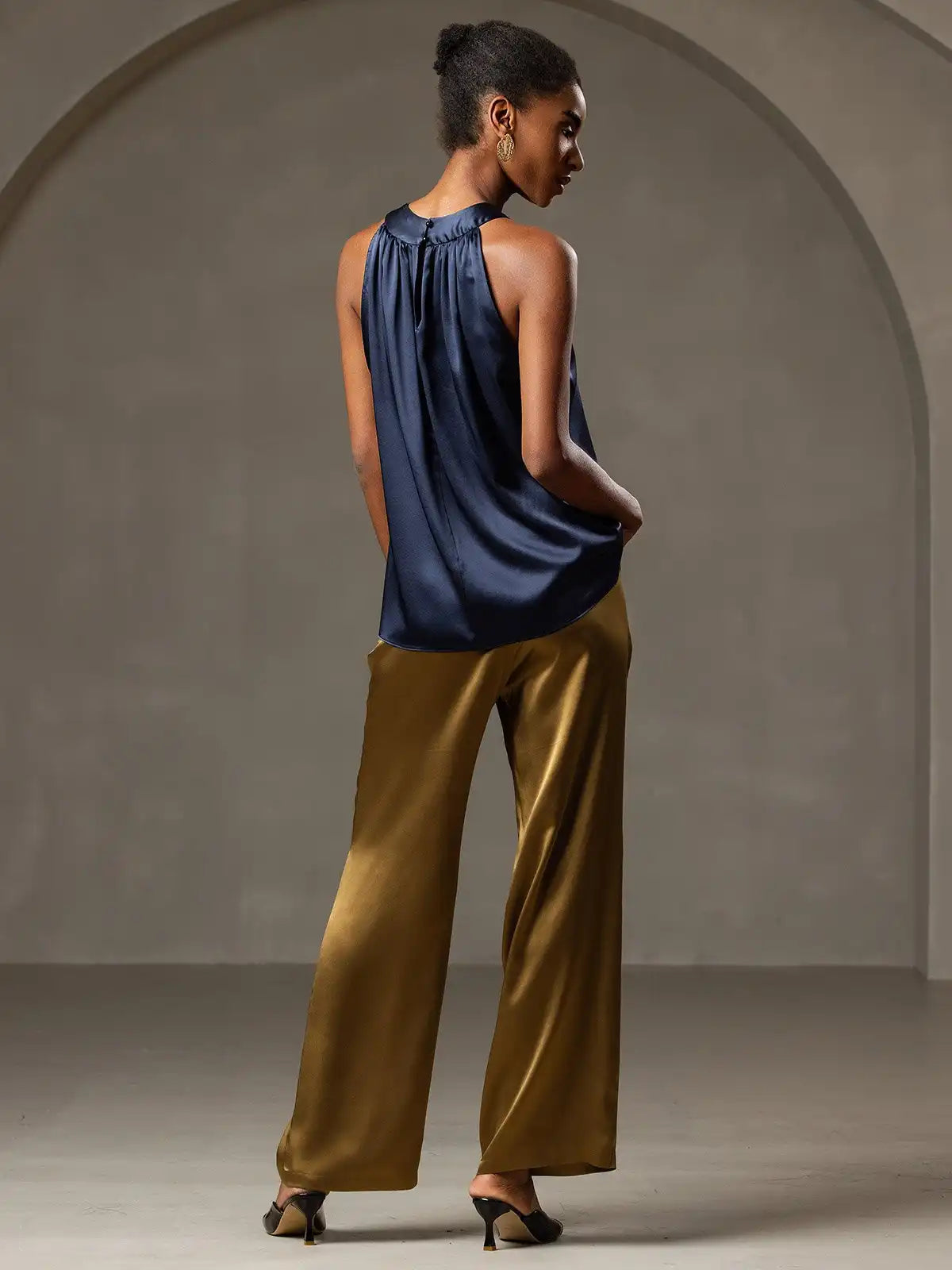19Momme Silk Sleeveless Halter Neck Women's Top