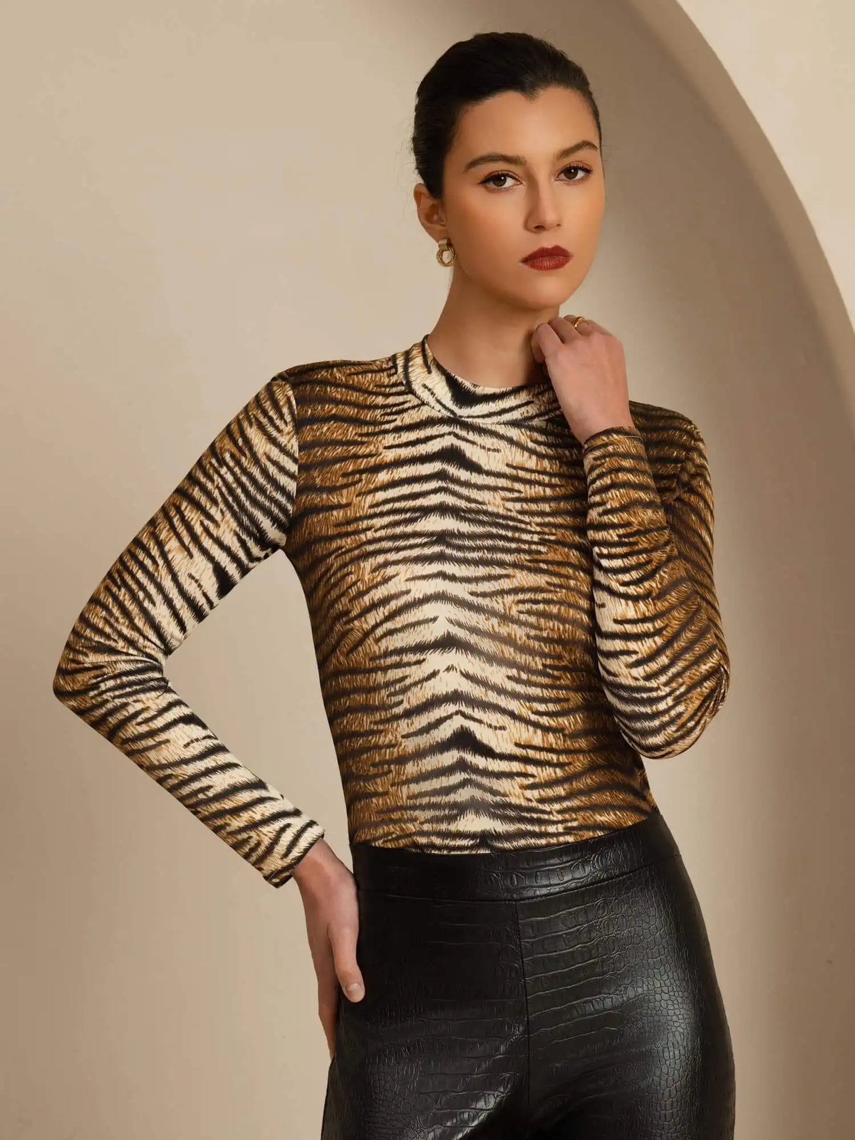 100% Mulberry Silk Wild Animal Print Women's Long Sleeve Mock Neck Top