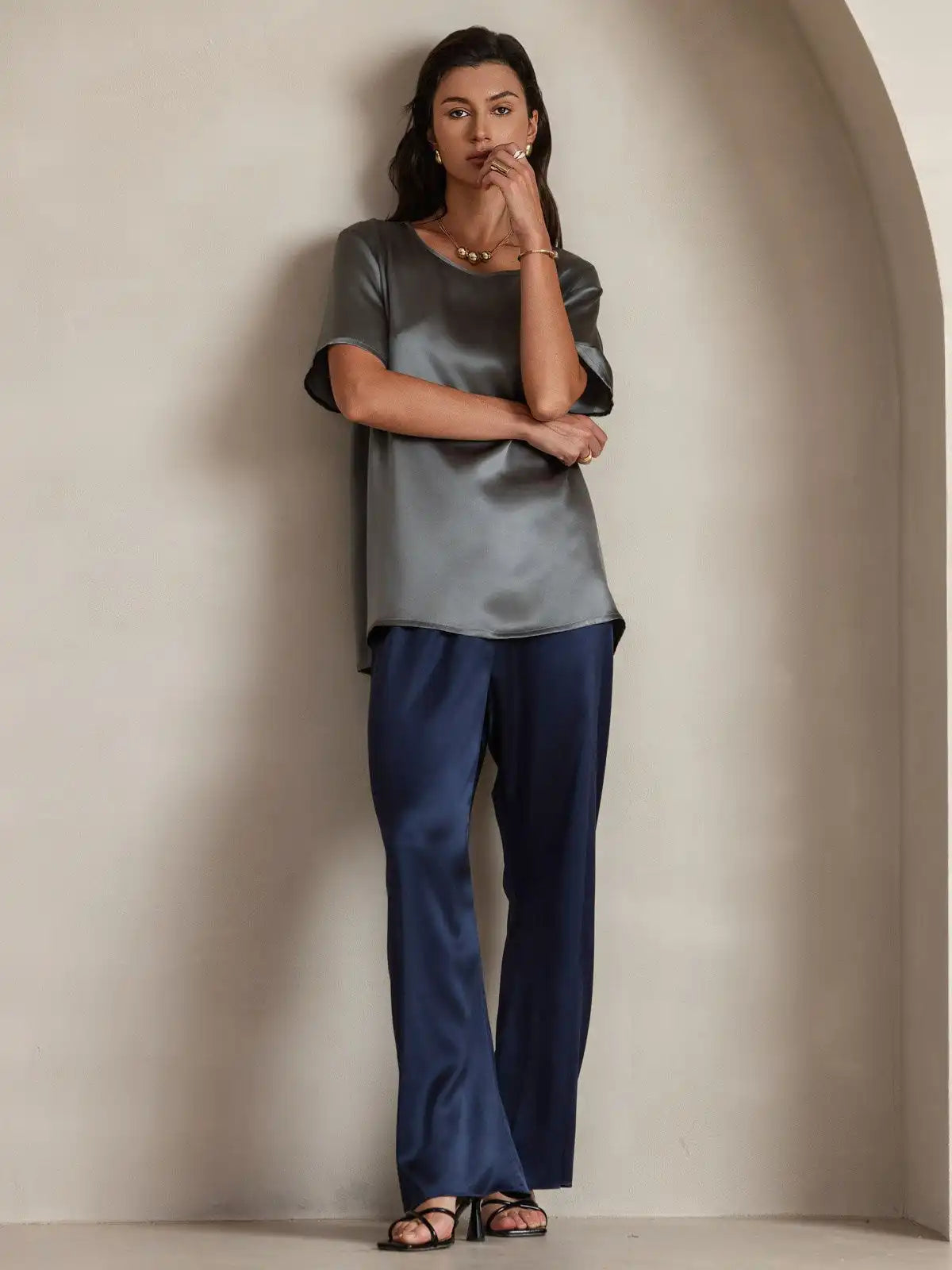 Clearance - Women's Pure Silk Short Sleeve Round Neck T-Shirt