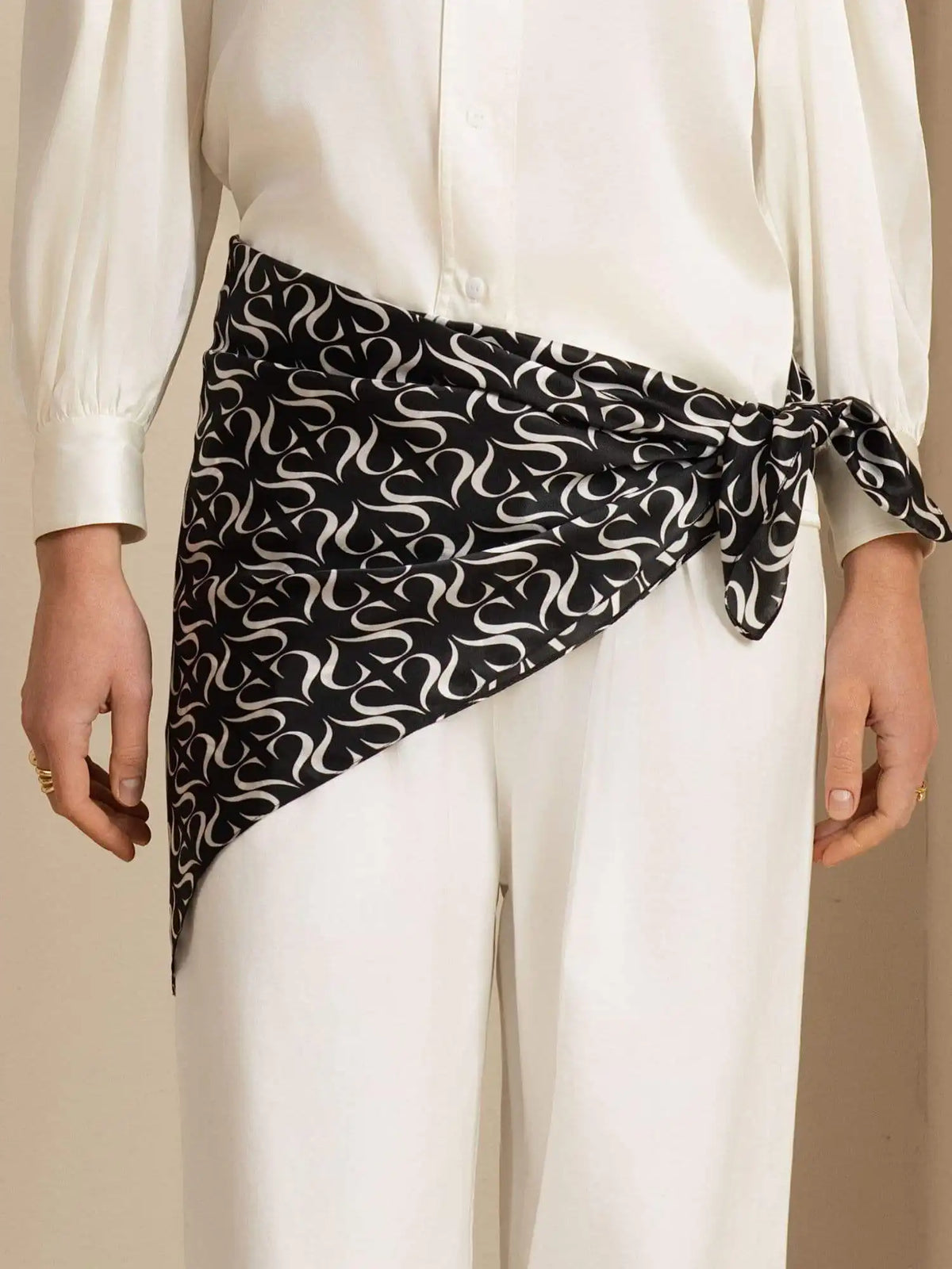 100% Mulberry Silk S Square Scarf - Size 90x90cm