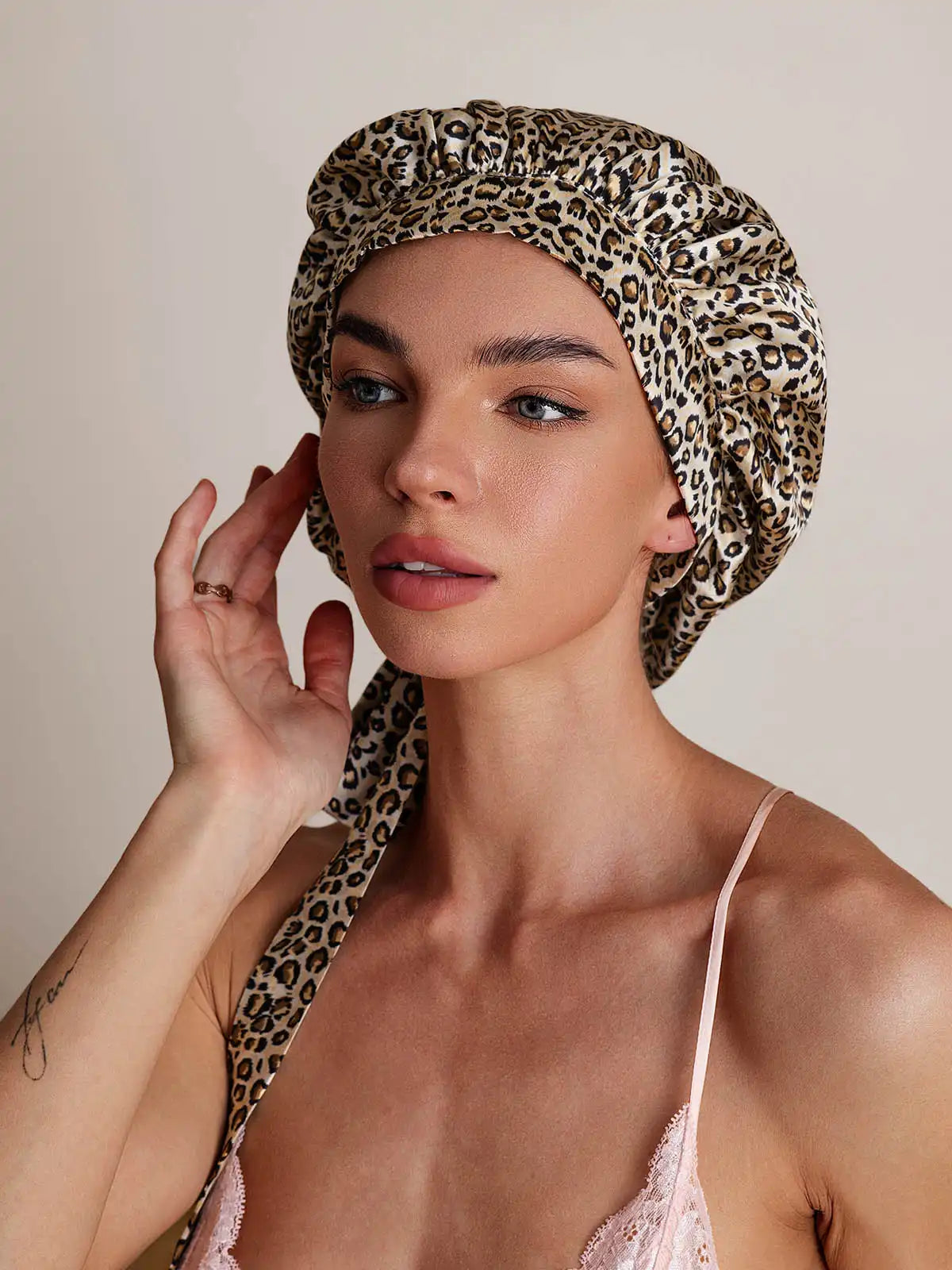 100% Mulberry Silk Elegant Bonnet with Long Ribbons