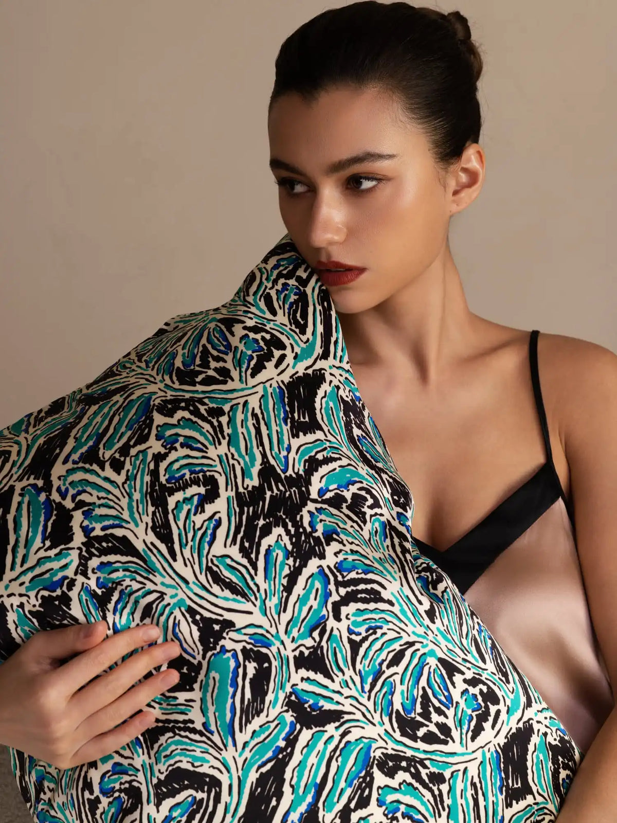 19 Momme Artistic Printed 100% Mulberry Silk Pillowcase – Envelope Closure