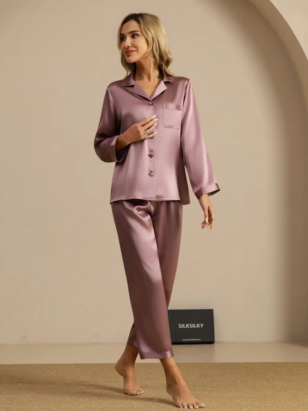 100% Mulberry Silk Women's Long Sleeve Pajamas Set
