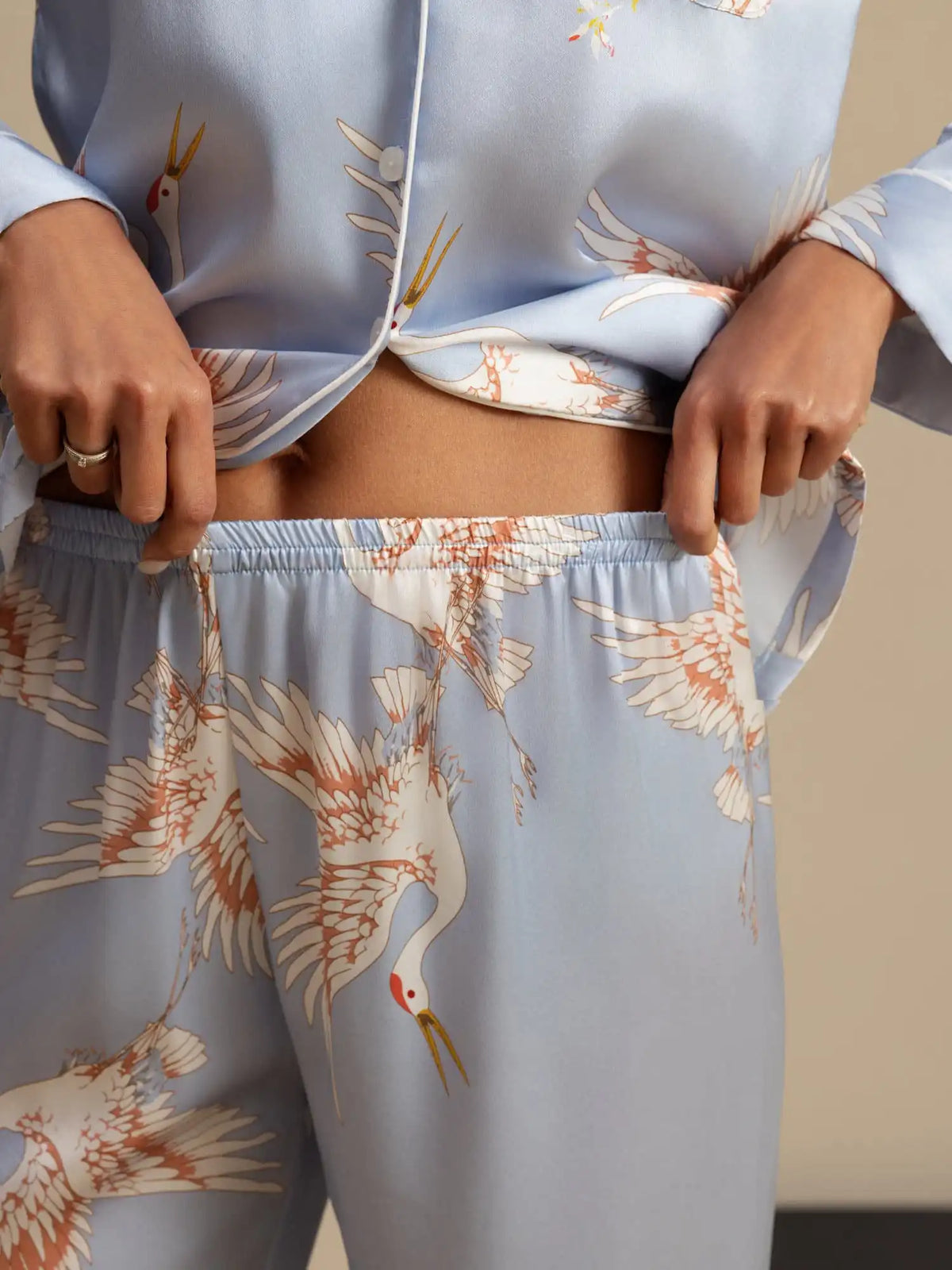 19Momme 100% Mulberry Silk Crane Print Women's Long Sleeve Notch Collar Pajamas Set