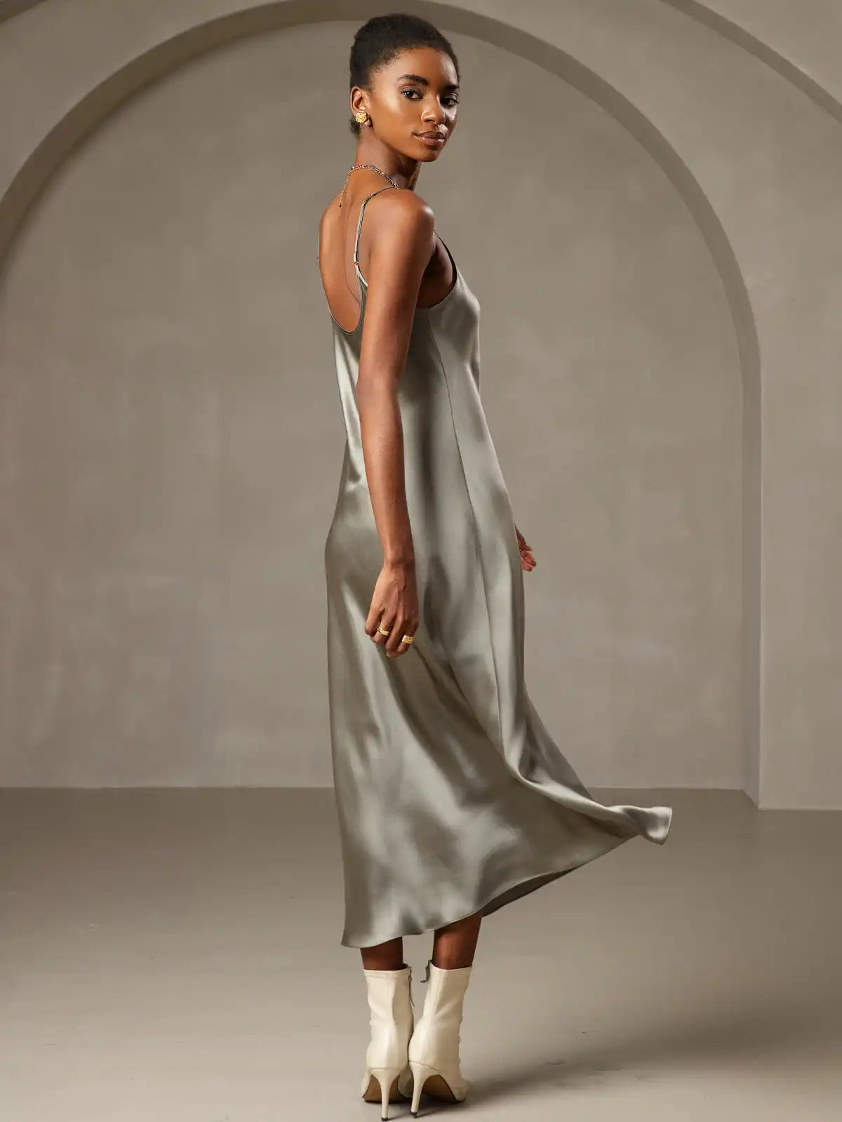 100% Mulberry Silk Spaghetti Strap V-neck Midi Nightgown