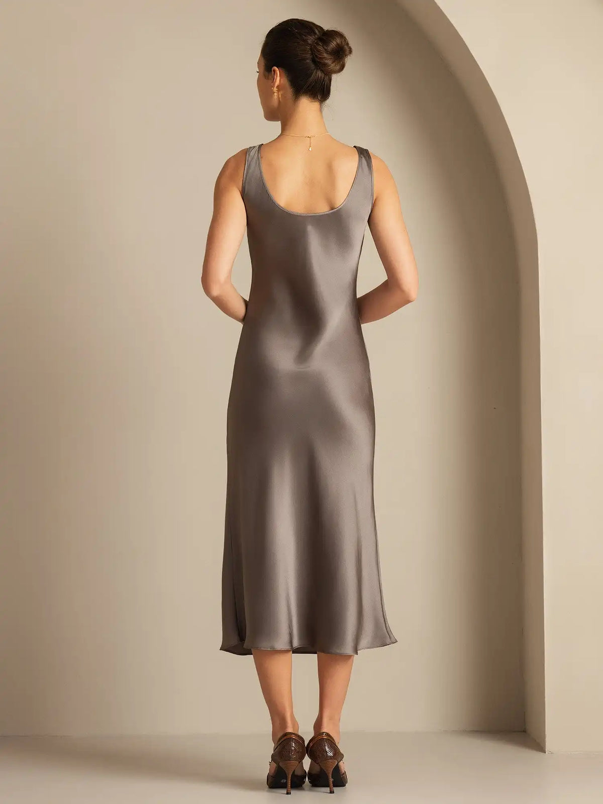 100% Mulberry Silk Sleeveless U Neck Midi Long Dress
