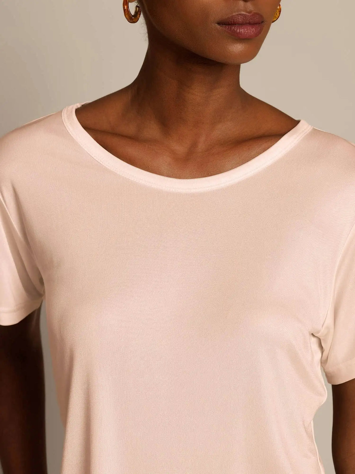 Women's 100% Mulberry Silk Short Sleeve Round Neck Basic T-Shirt
