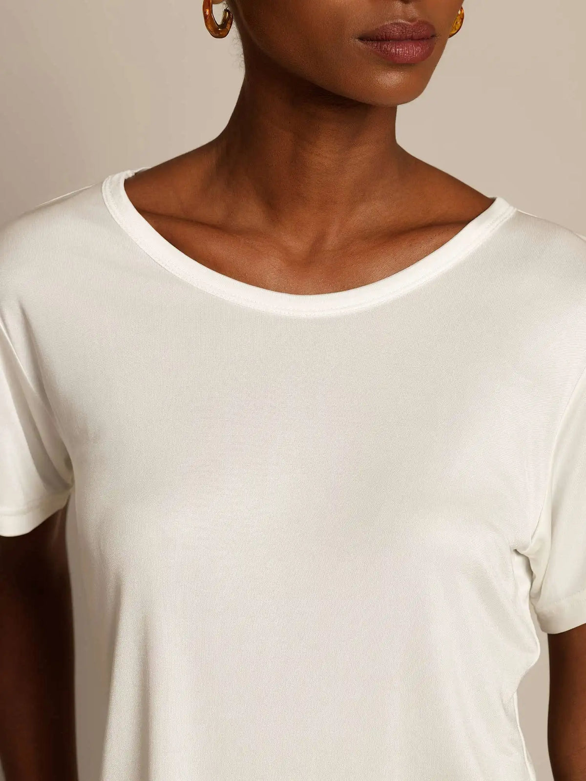 Women's 100% Mulberry Silk Short Sleeve Round Neck Basic T-Shirt