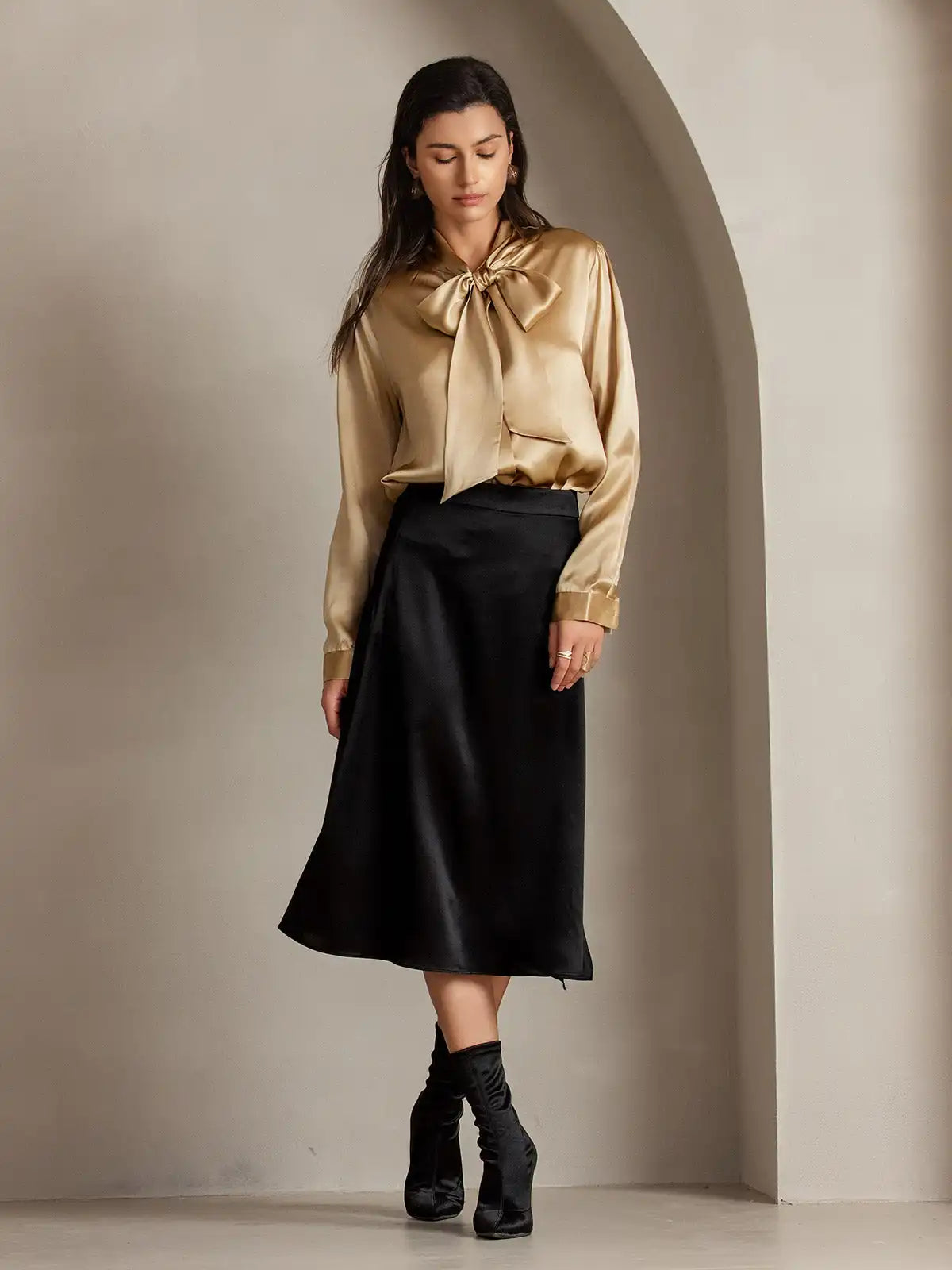 Clearance - 19Momme Silk A Line Long Slit Skirt with Zipper Design