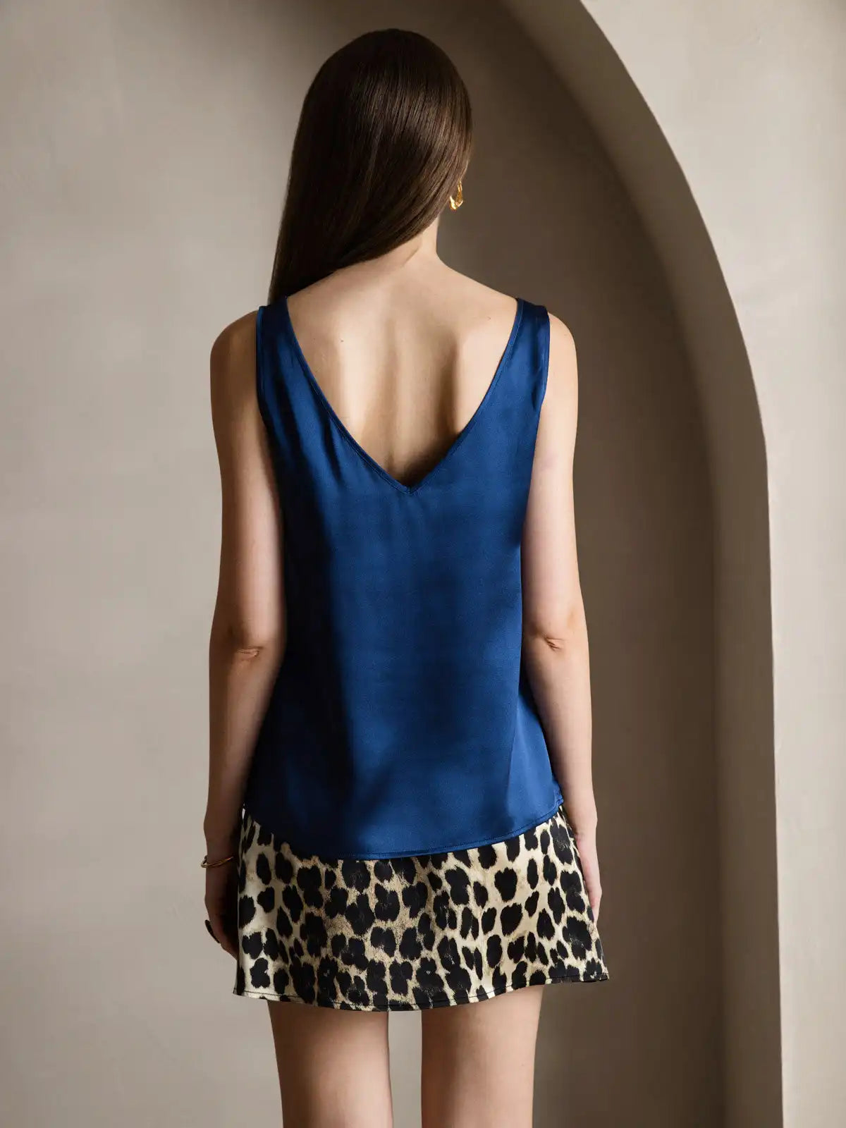 19Momme Silk Sleeveless V Neck Women's Tank Top with V Back Design