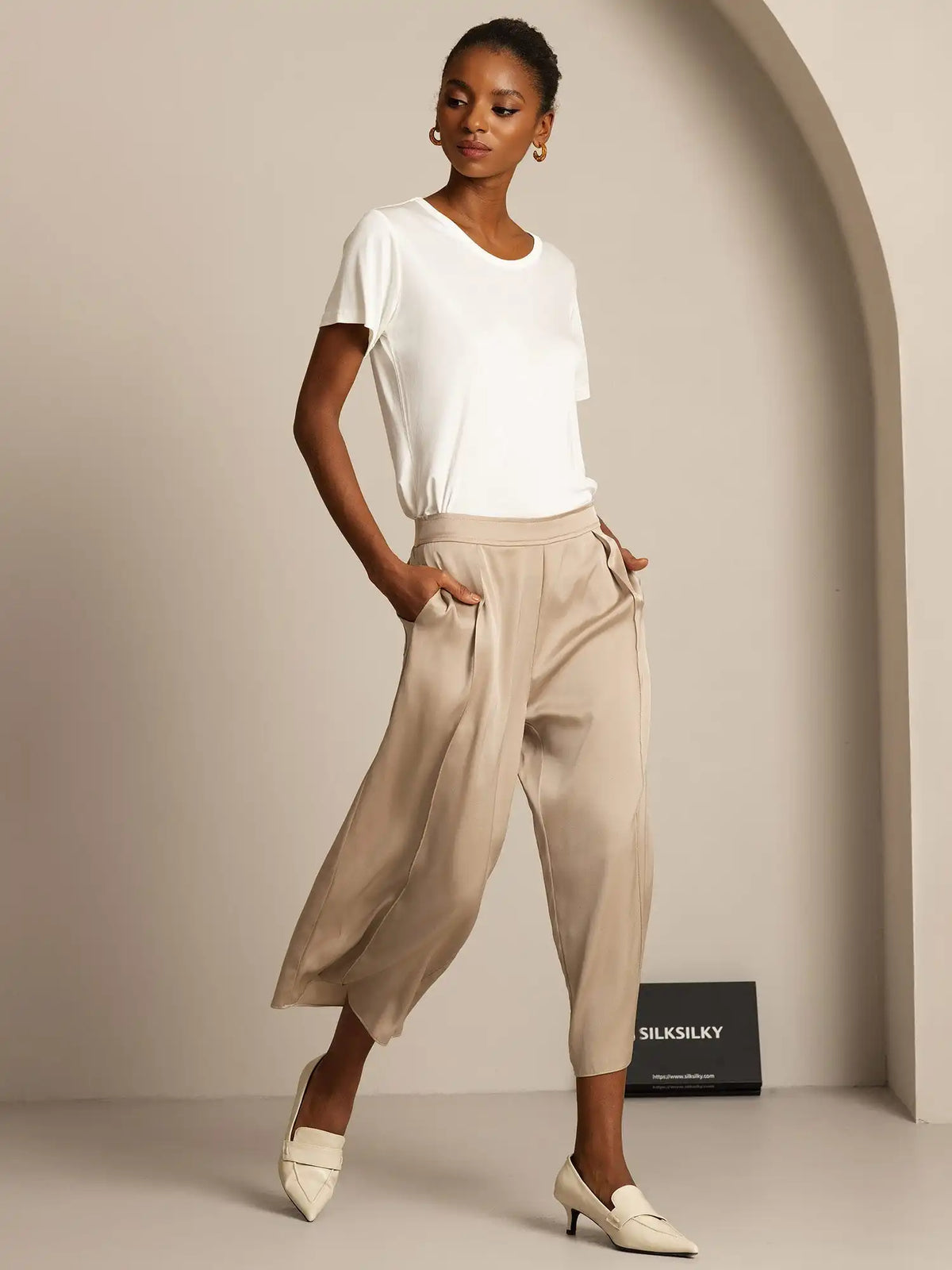 Women's 100% Mulberry Silk Short Sleeve Round Neck Basic T-Shirt