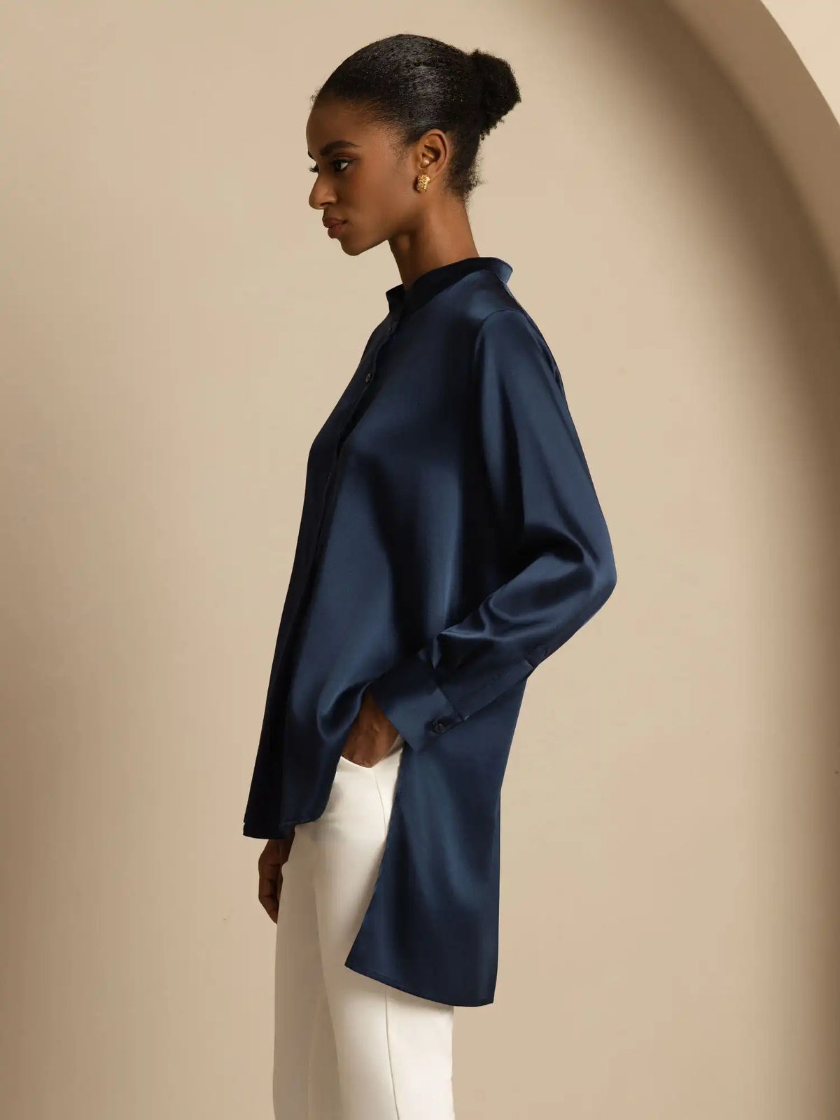 19Momme Silk Women’s  Stand Collar High-Low Blouse With Button Detail