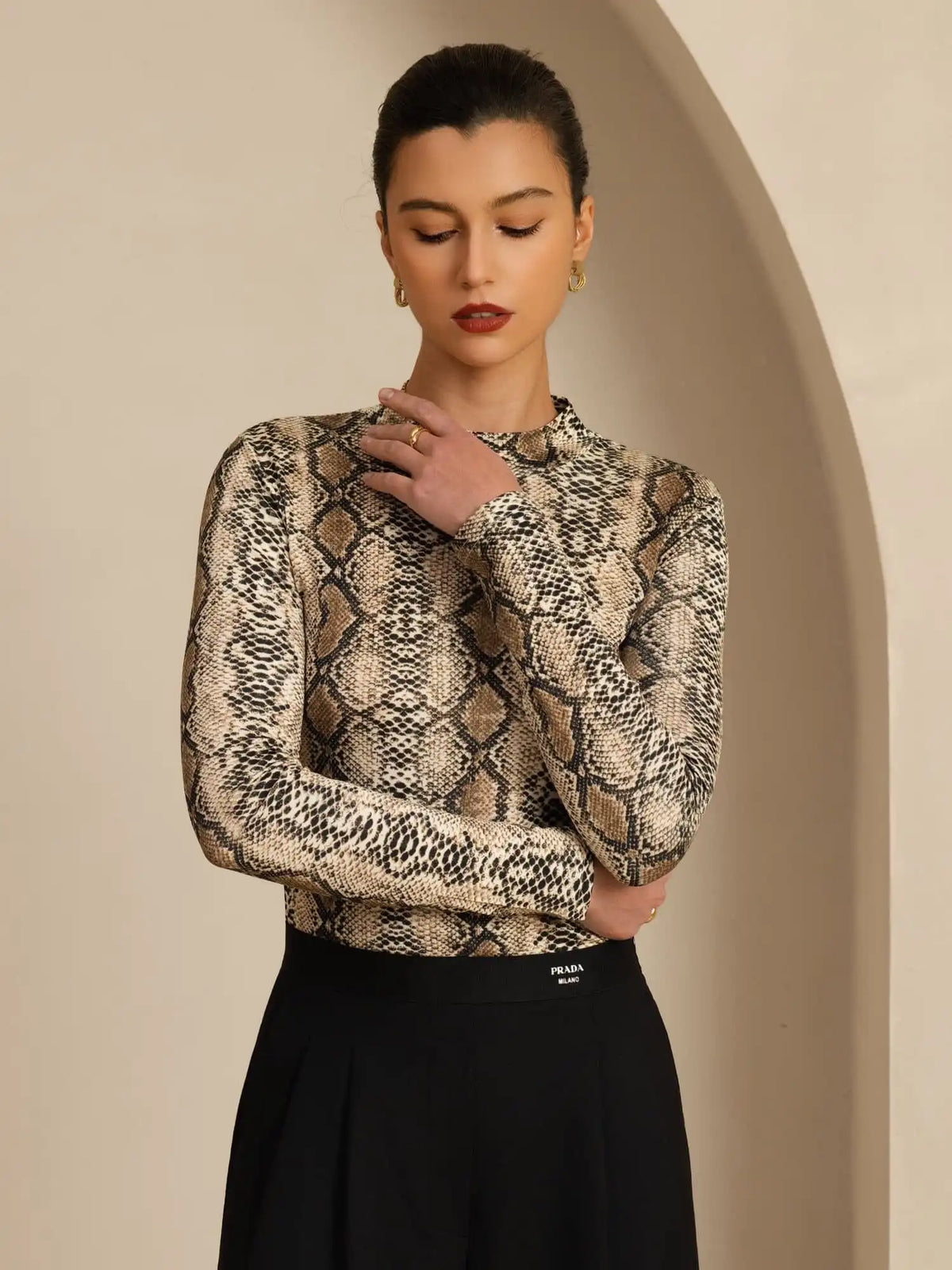100% Mulberry Silk Wild Animal Print Women's Long Sleeve Mock Neck Top