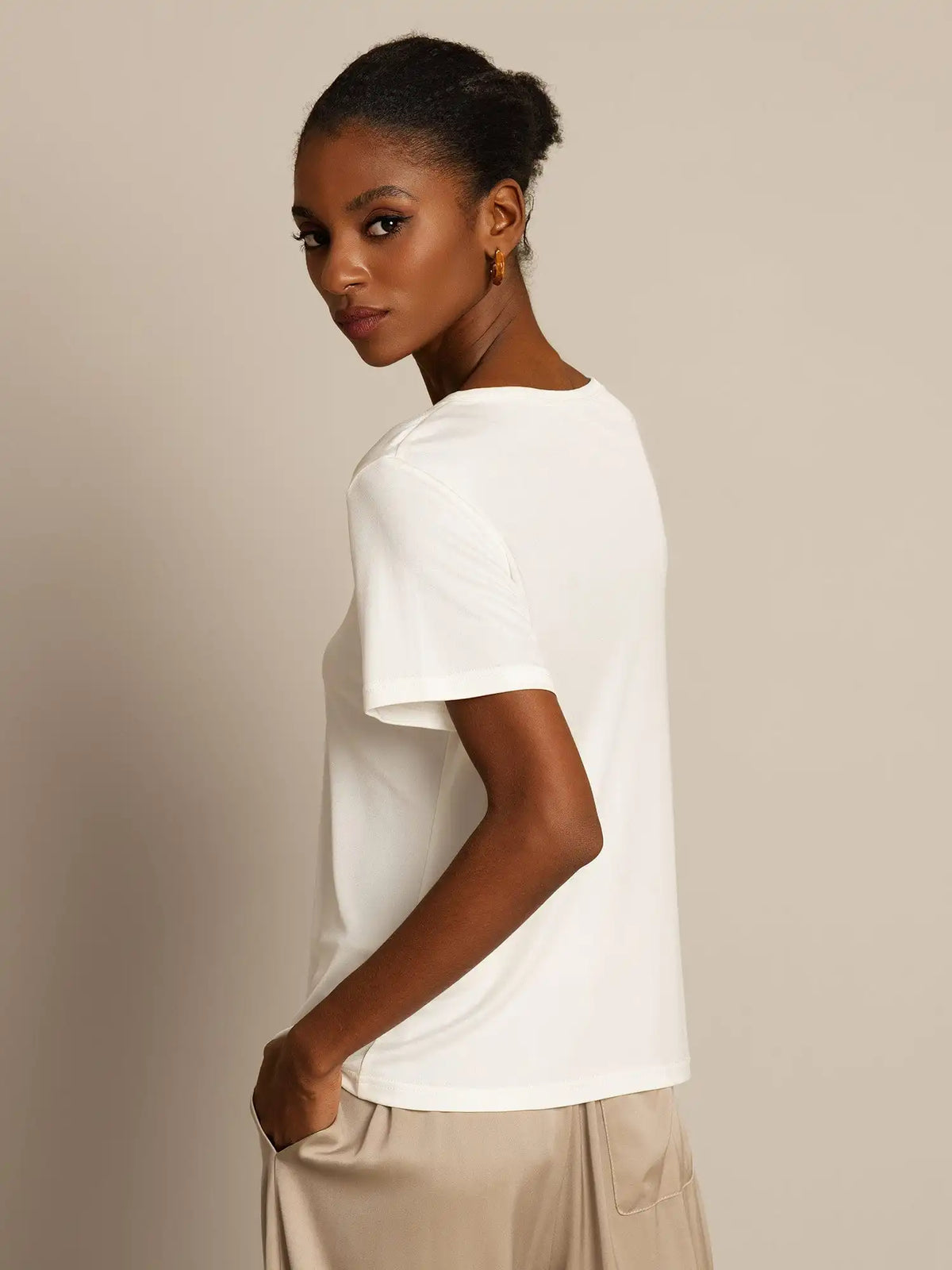 Women's 100% Mulberry Silk Short Sleeve Round Neck Basic T-Shirt