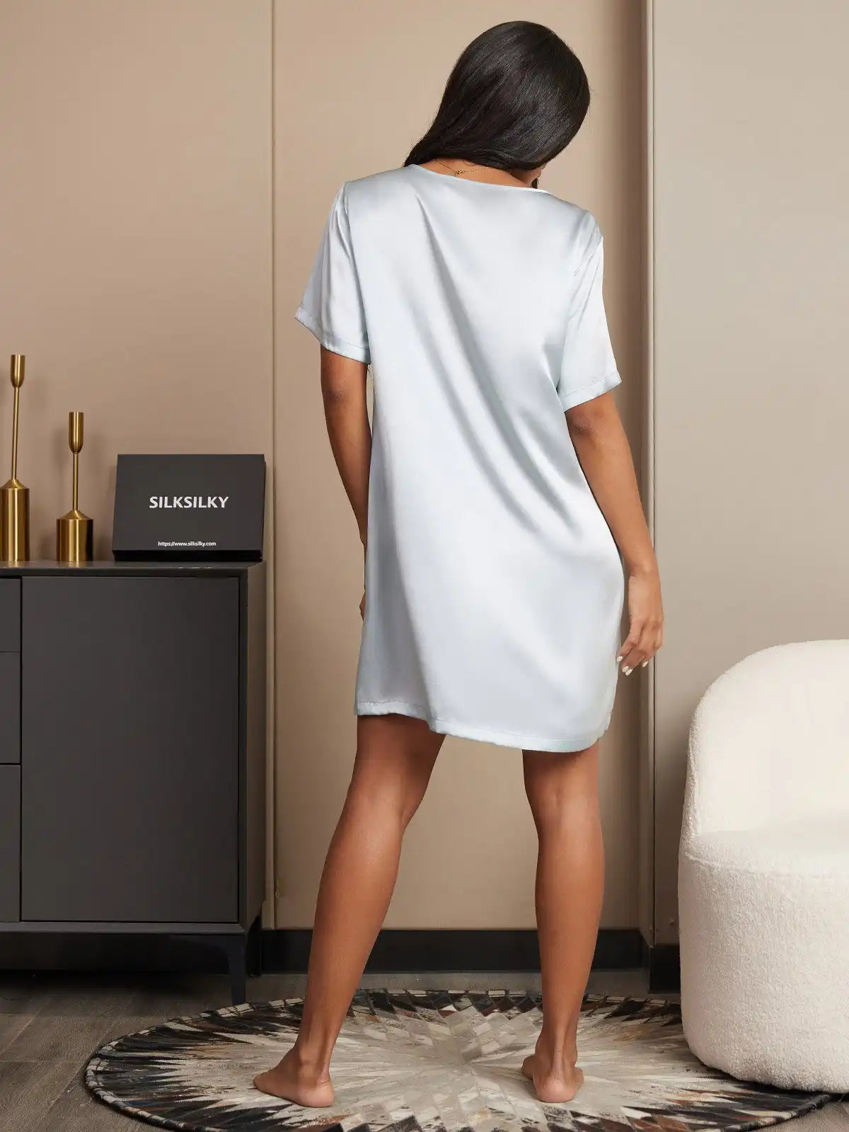 100% Mulberry Silk Short Sleeve Round Neck Short Nightgown