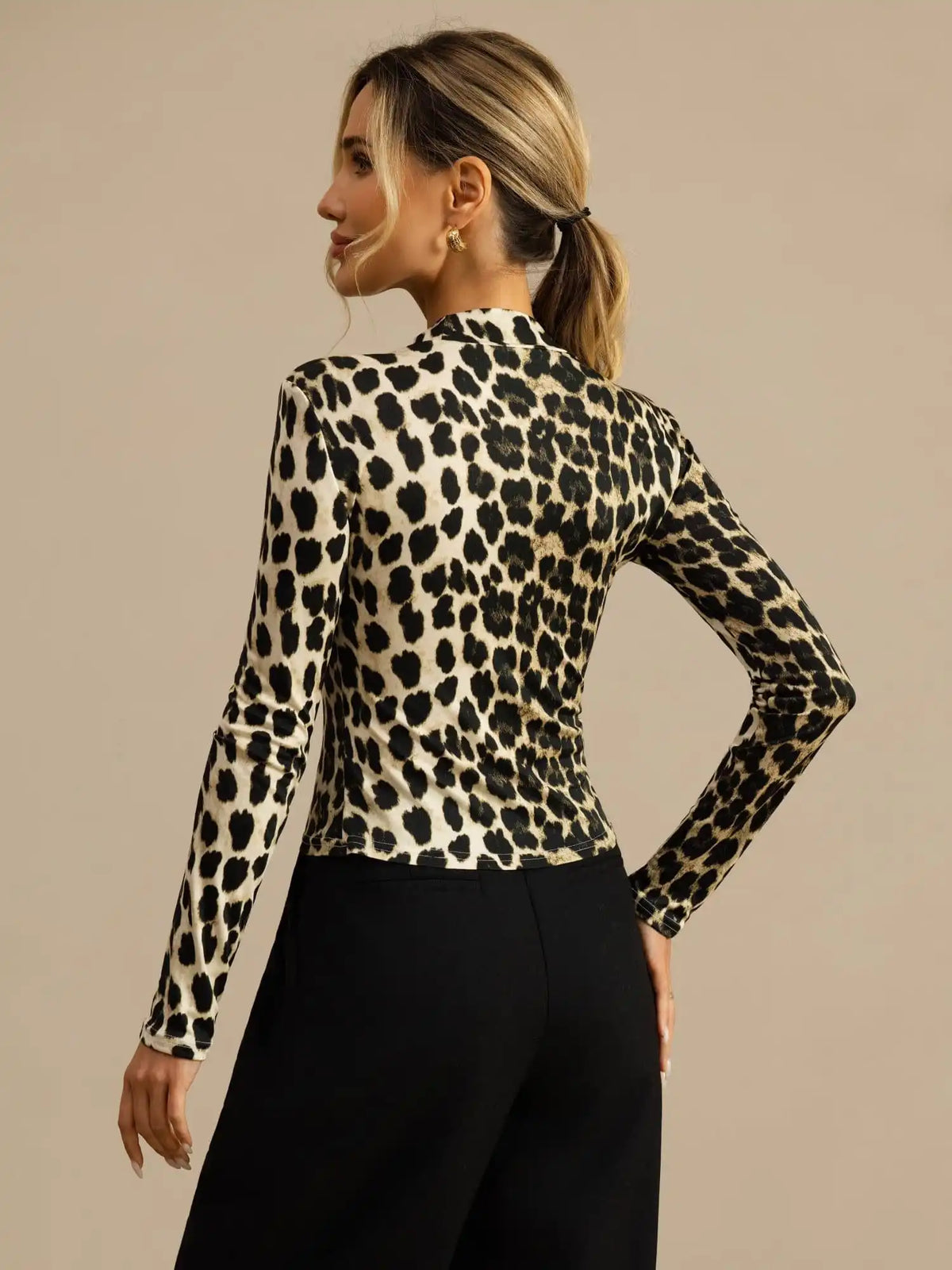 100% Mulberry Silk Wild Animal Print Women's Long Sleeve Mock Neck Top