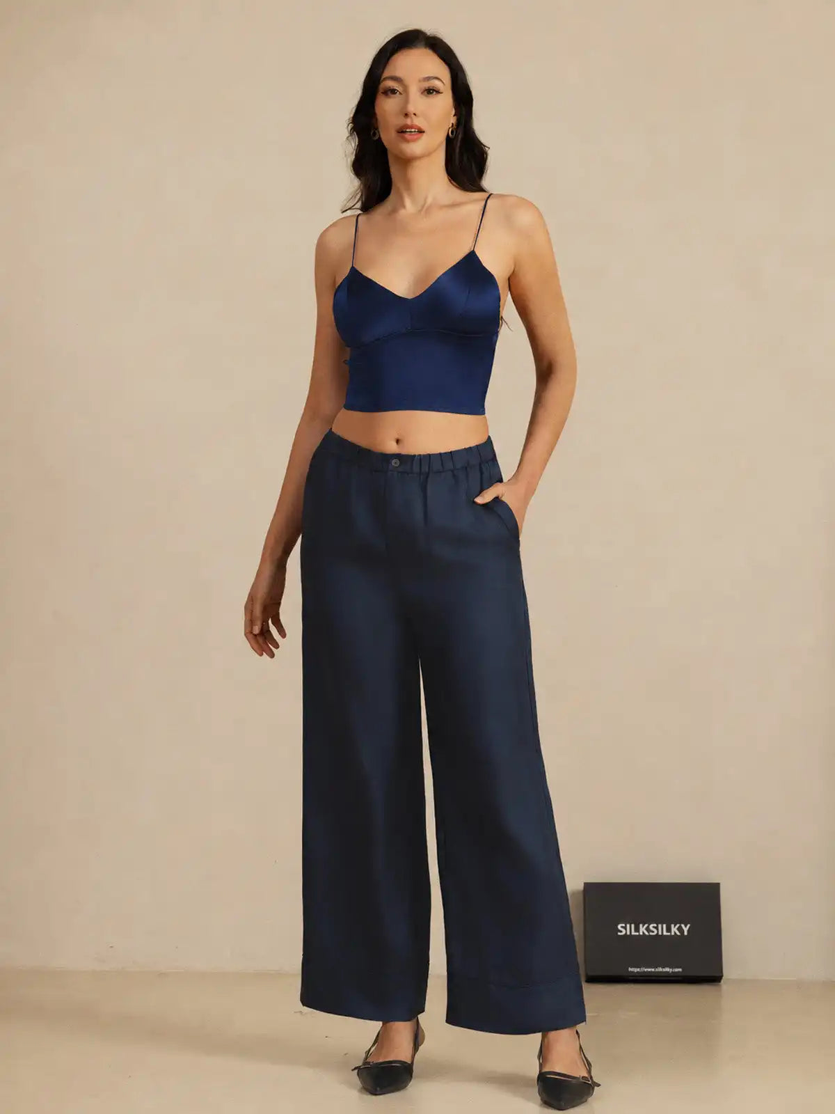 19Momme Silk Crop Top Spaghetti Strap V Neck Camisoles with Built-in Bra