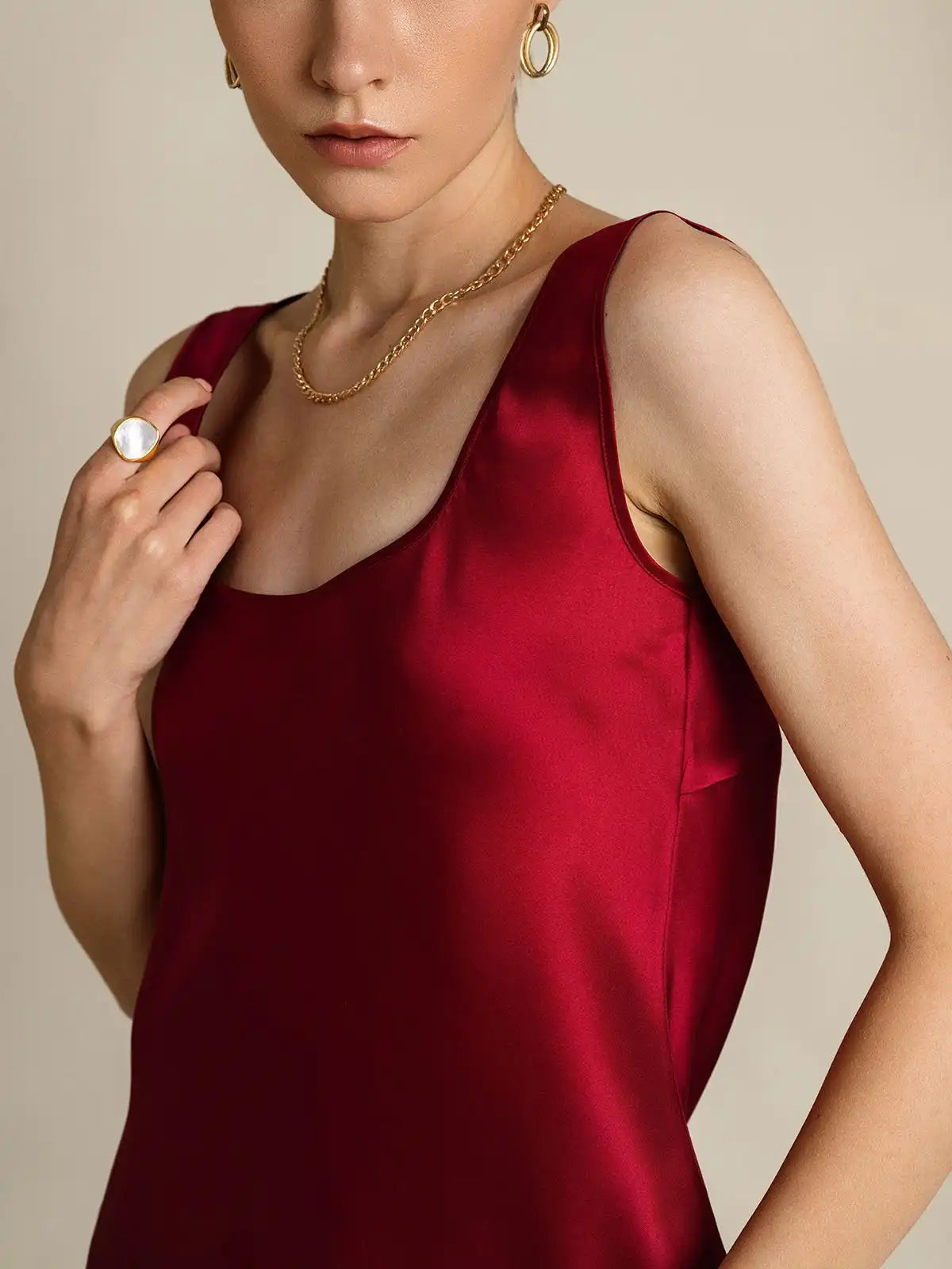 19Momme Silk Sleeveless U Neck Women's Tank Top