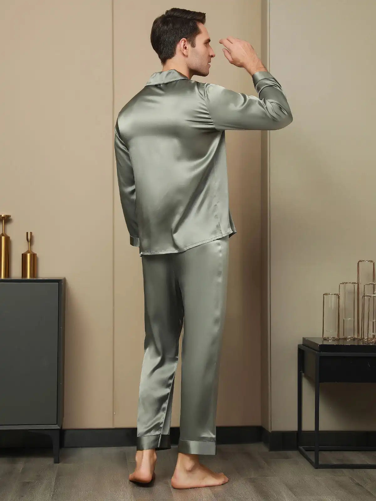 Men's 100% Mulberry Silk Long Sleeve Lapel Collar Pajamas Set