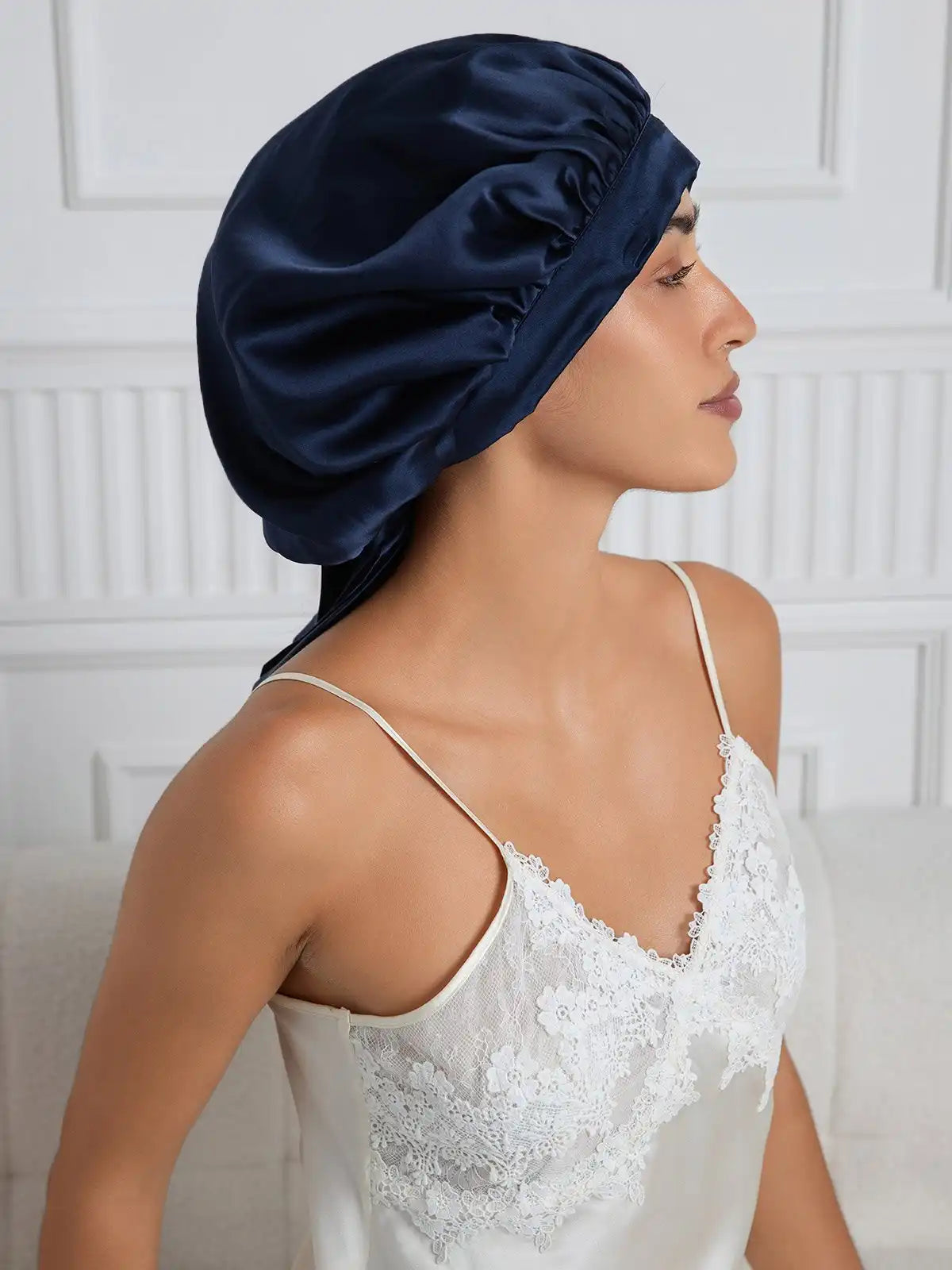 100% Mulberry Silk Elegant Bonnet with Long Ribbons