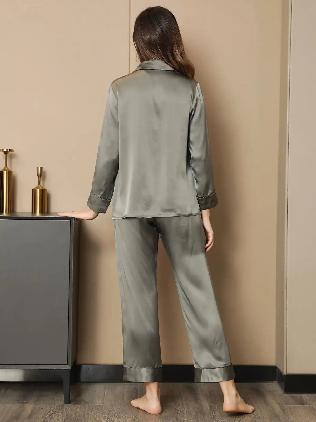 100% Mulberry Silk Long Sleeve Notch Collar Women's Pajamas Set
