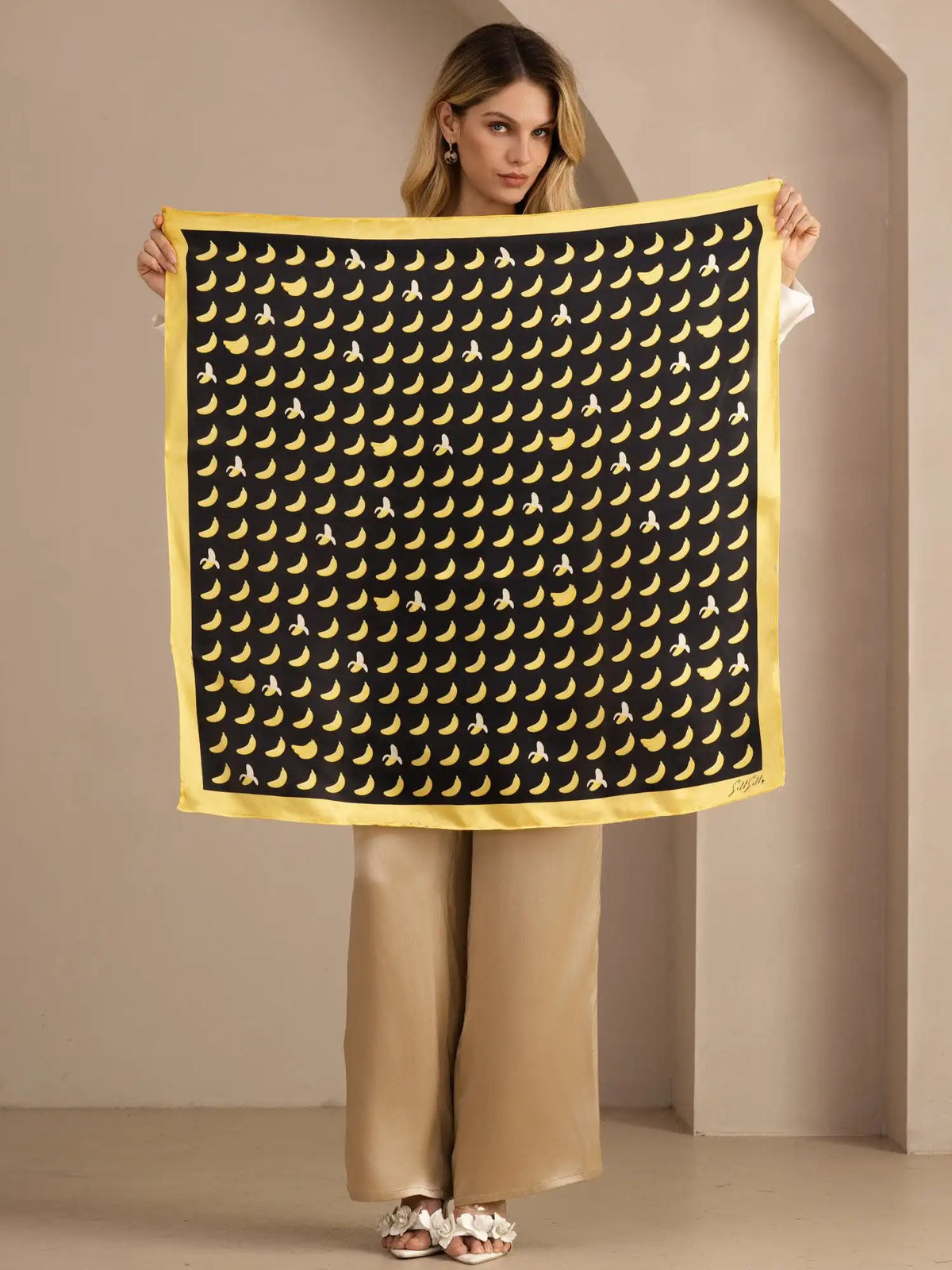 100% Mulberry Silk Banana Pattern Scarf - Size 90x90cm