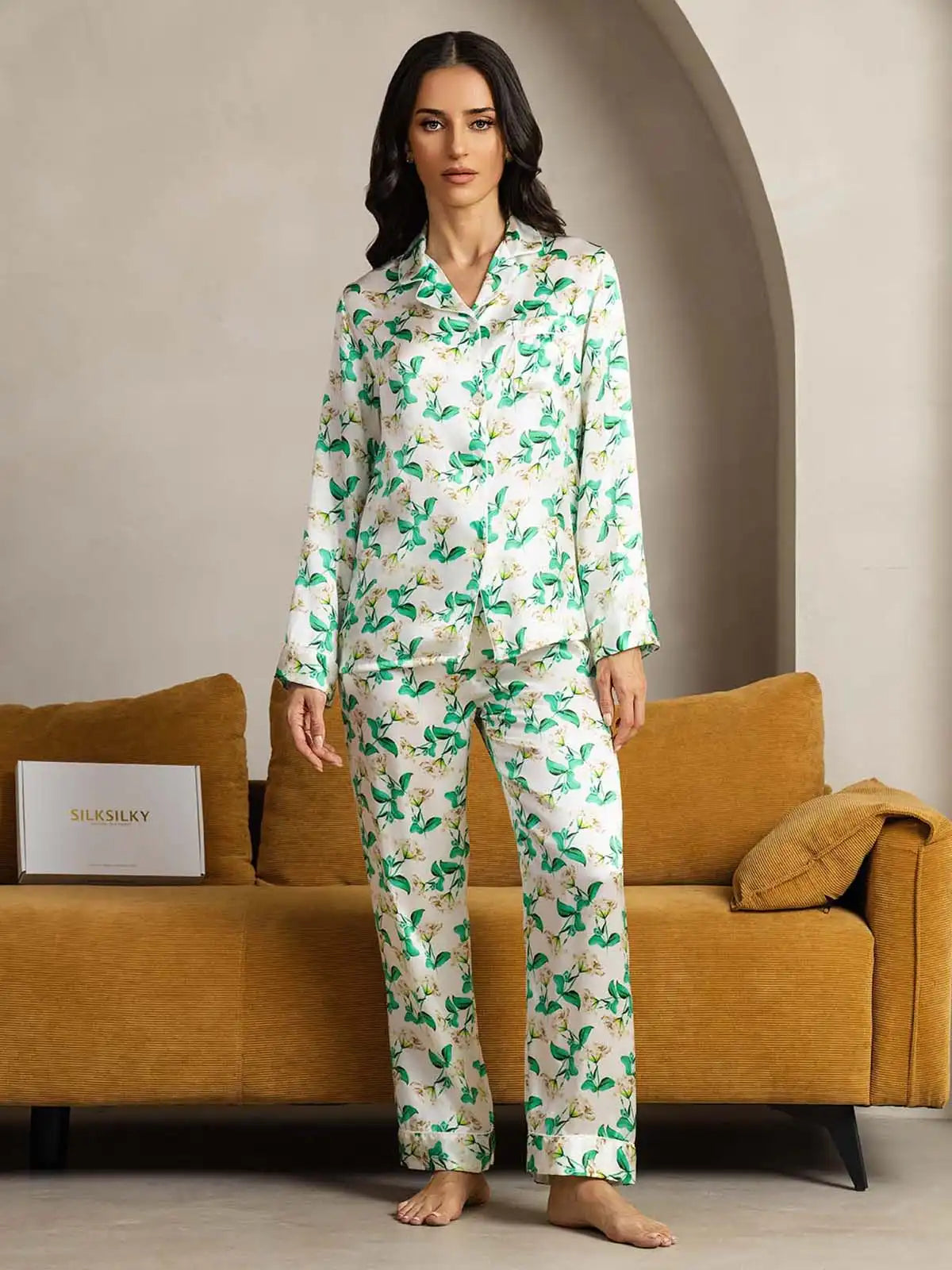 Clearance - Women's Pure Silk Green Floral Print Long Sleeve Notch Collar Pajamas Set