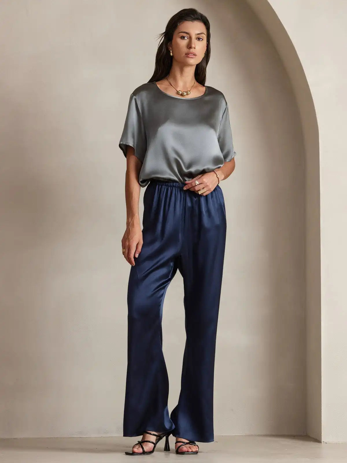 Clearance - Women's Pure Silk Short Sleeve Round Neck T-Shirt