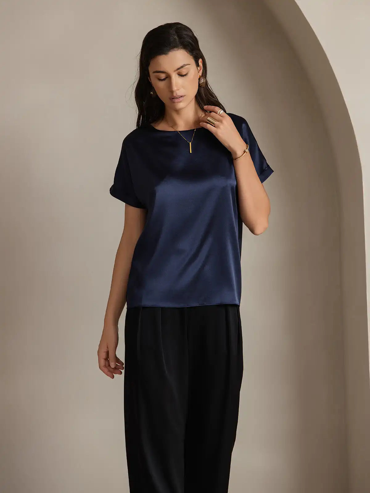19Momme Silk Short Sleeve Boat Neck Cuffed Sleeve Women's T-Shirt