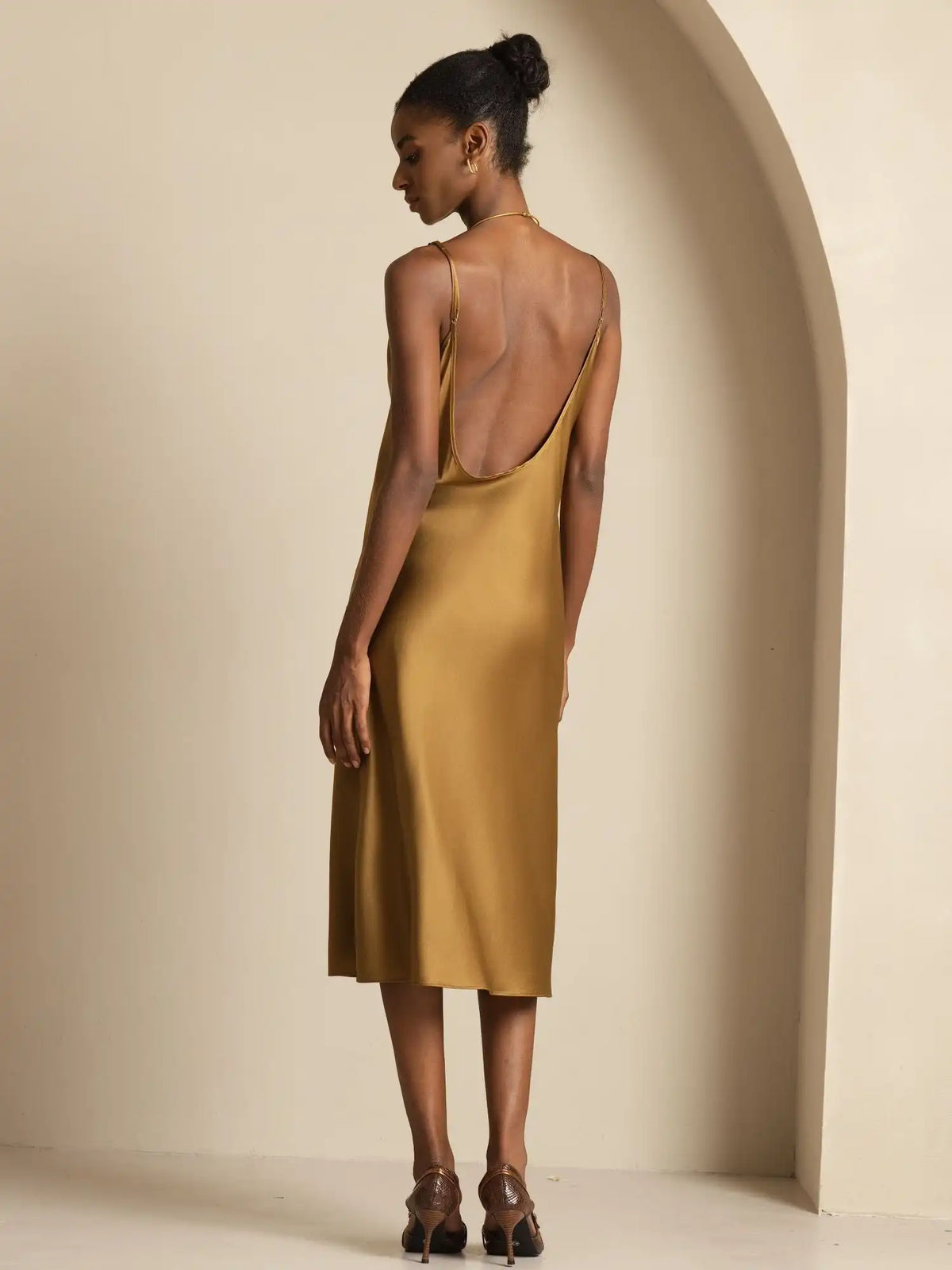 19Momme Silk Scoop Neck Backless Spaghetti Strap Midi Dress