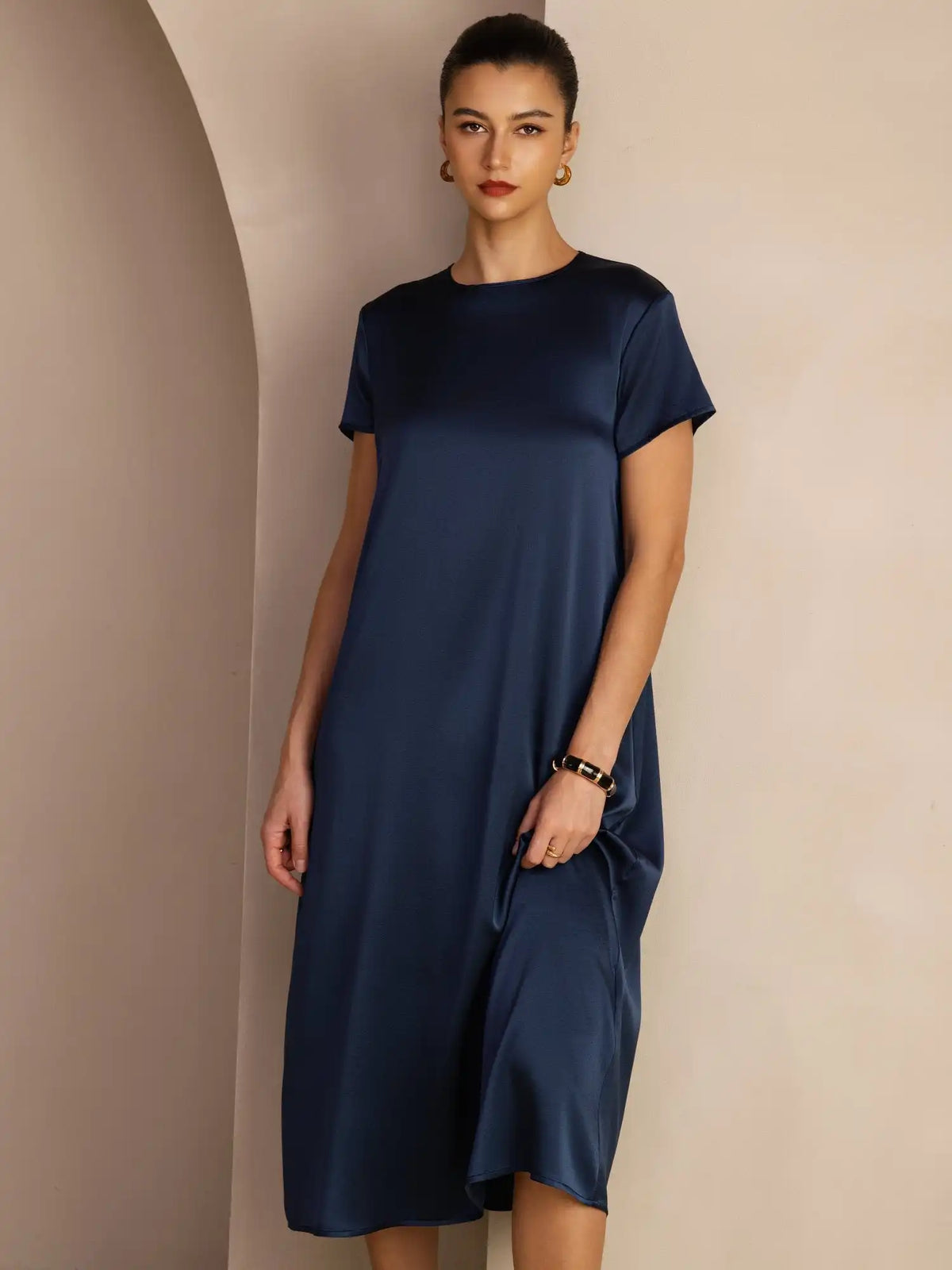 19Momme Silk Short Sleeve Crew Neck  Midi Dress With Side Pockets