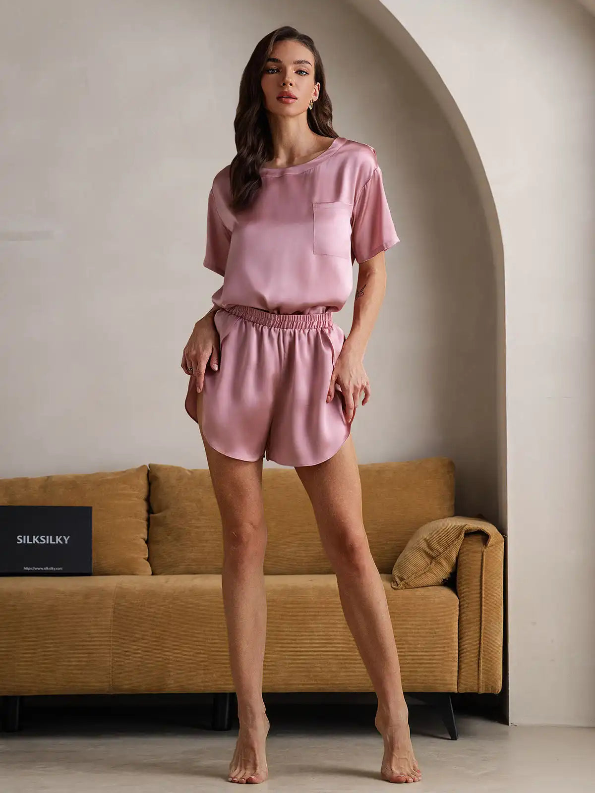 100% Mulberry Silk Short Sleeve Round Neck Women's Pajamas Set