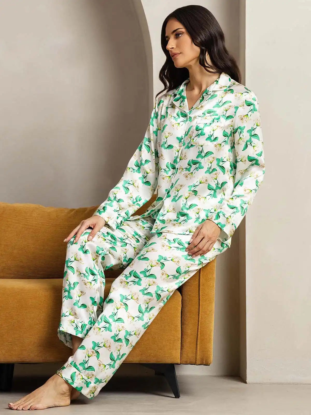 Clearance - Women's Pure Silk Green Floral Print Long Sleeve Notch Collar Pajamas Set