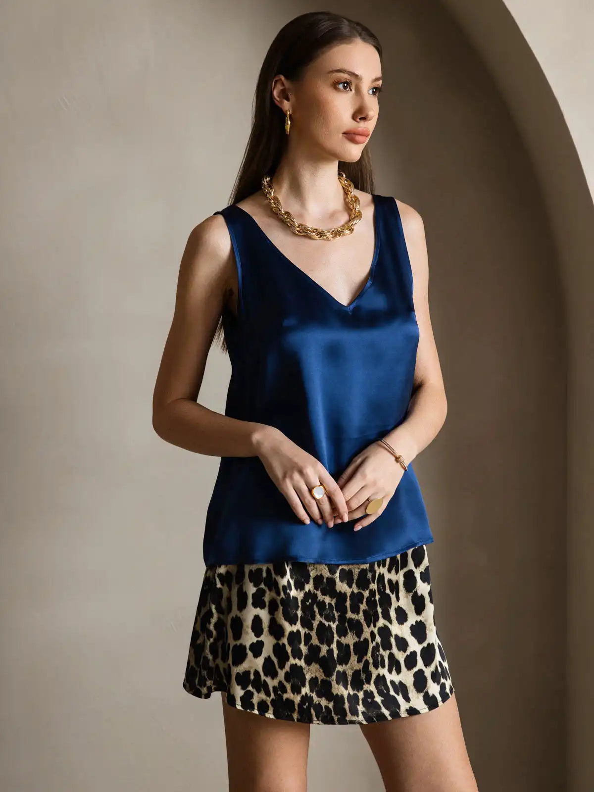 19Momme Silk Sleeveless V Neck Women's Tank Top with V Back Design