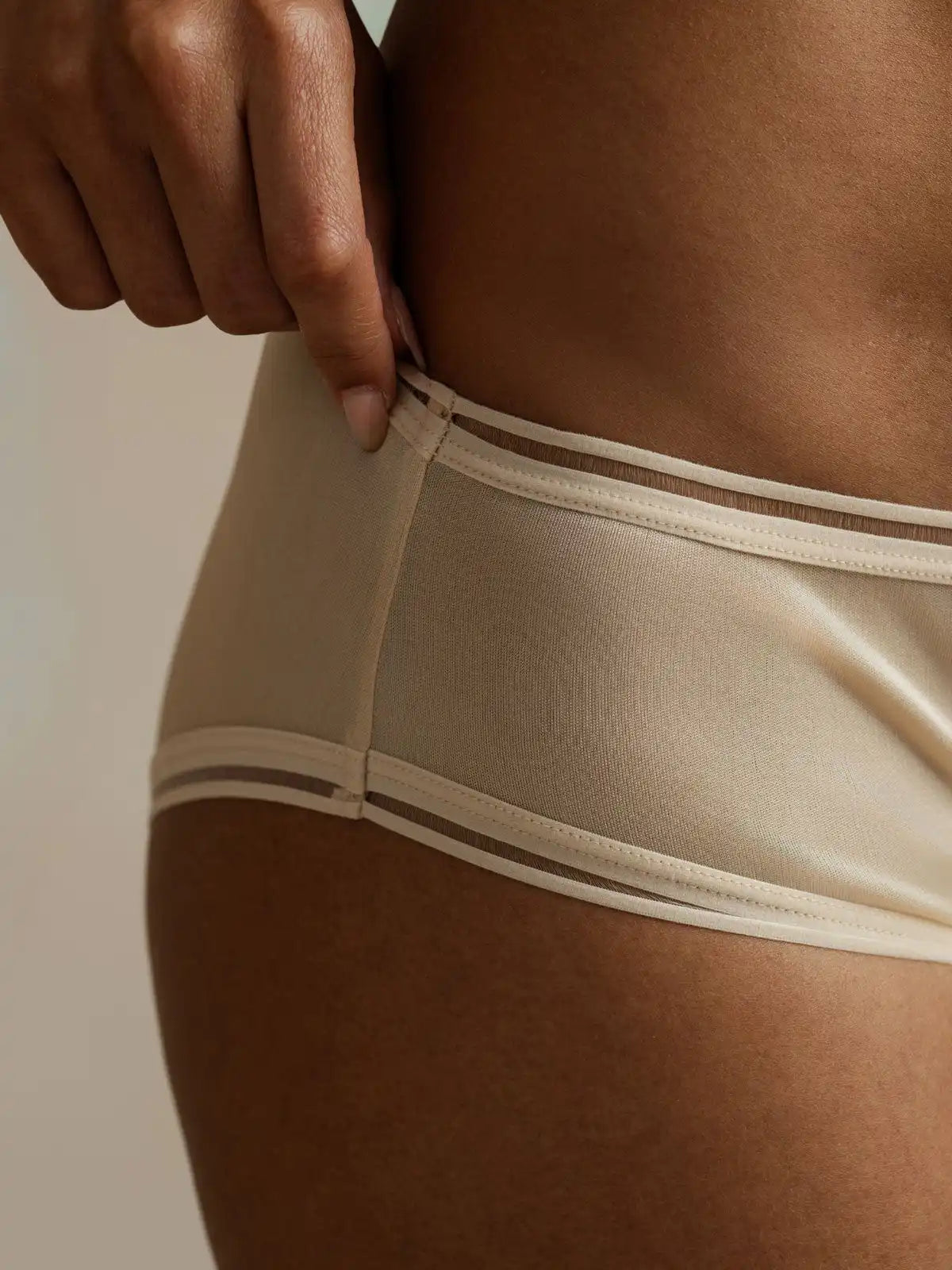 100% Mulberry Silk Seamless Ultra-Smooth Mesh Edge Panty