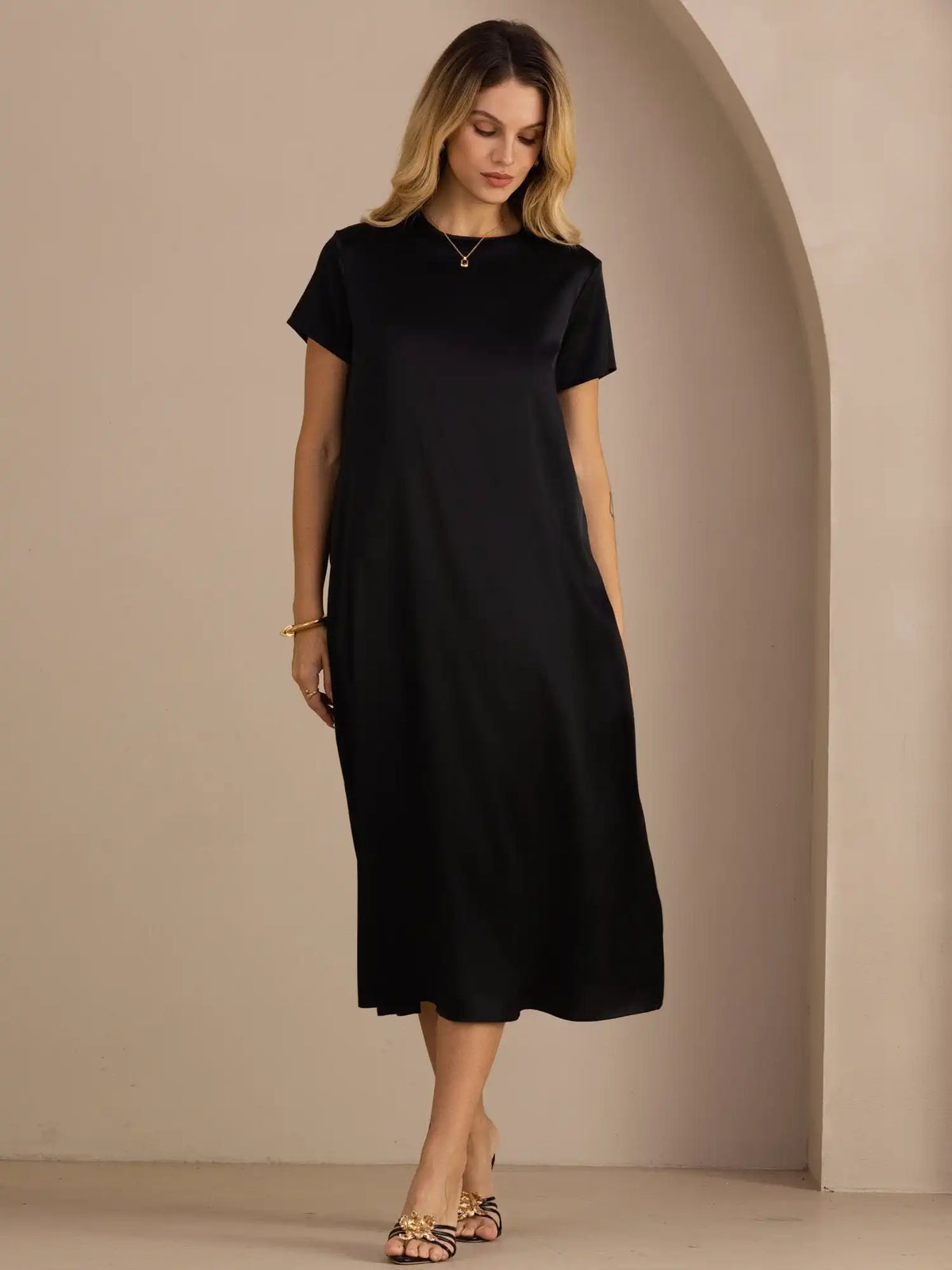 19Momme Silk Short Sleeve Crew Neck  Midi Dress With Side Pockets
