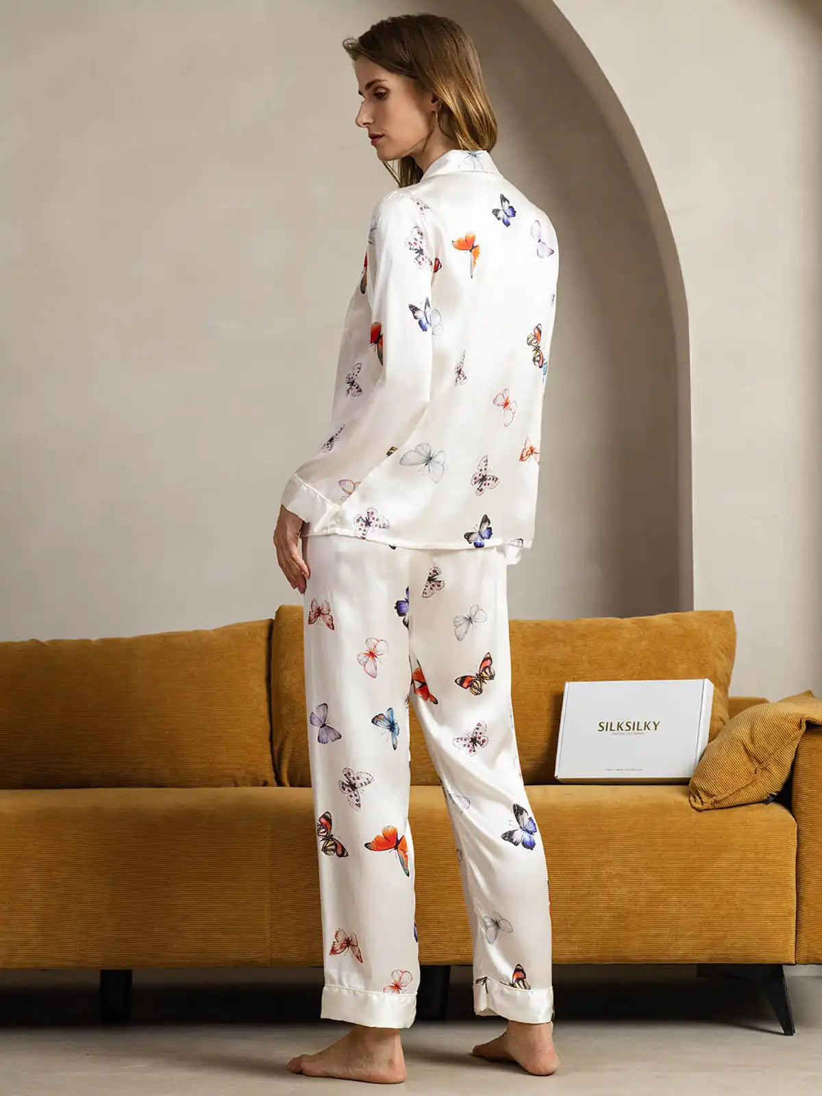Clearance - Women's Pure Silk White Butterfly Print Long Sleeve Notch Collar Pajamas Set